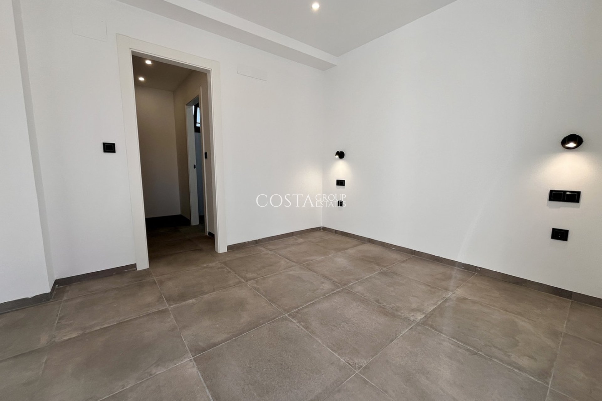 Herverkoop - Villa -
Torrevieja - Torrevieja Centro