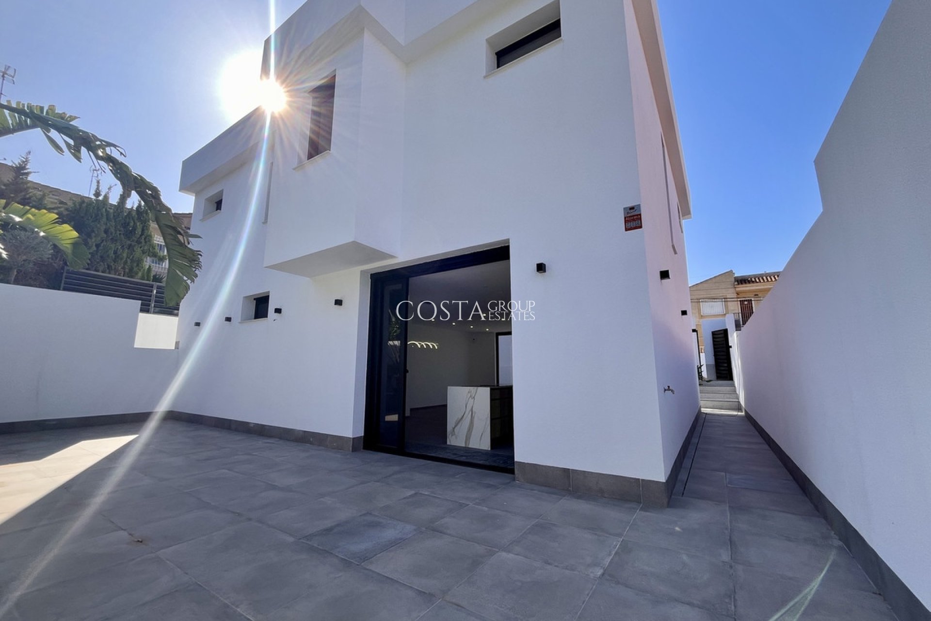 Herverkoop - Villa -
Torrevieja - Torrevieja Centro