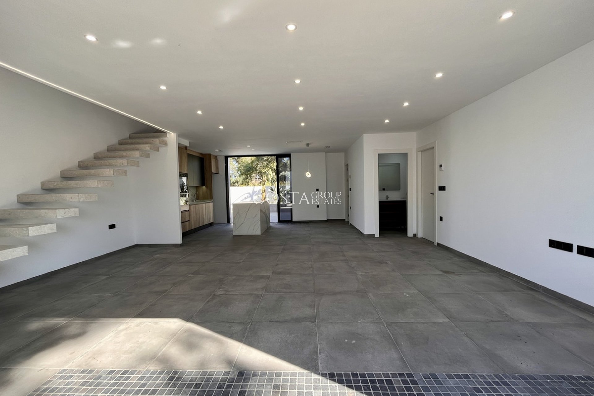 Herverkoop - Villa -
Torrevieja - Torrevieja Centro