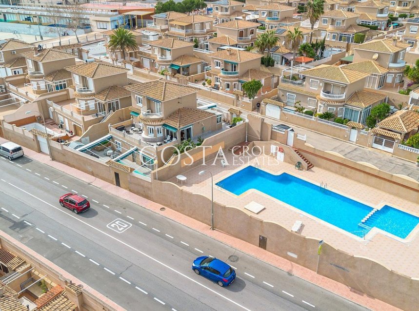 Herverkoop - Villa -
Torrevieja - Torrevieja Centro