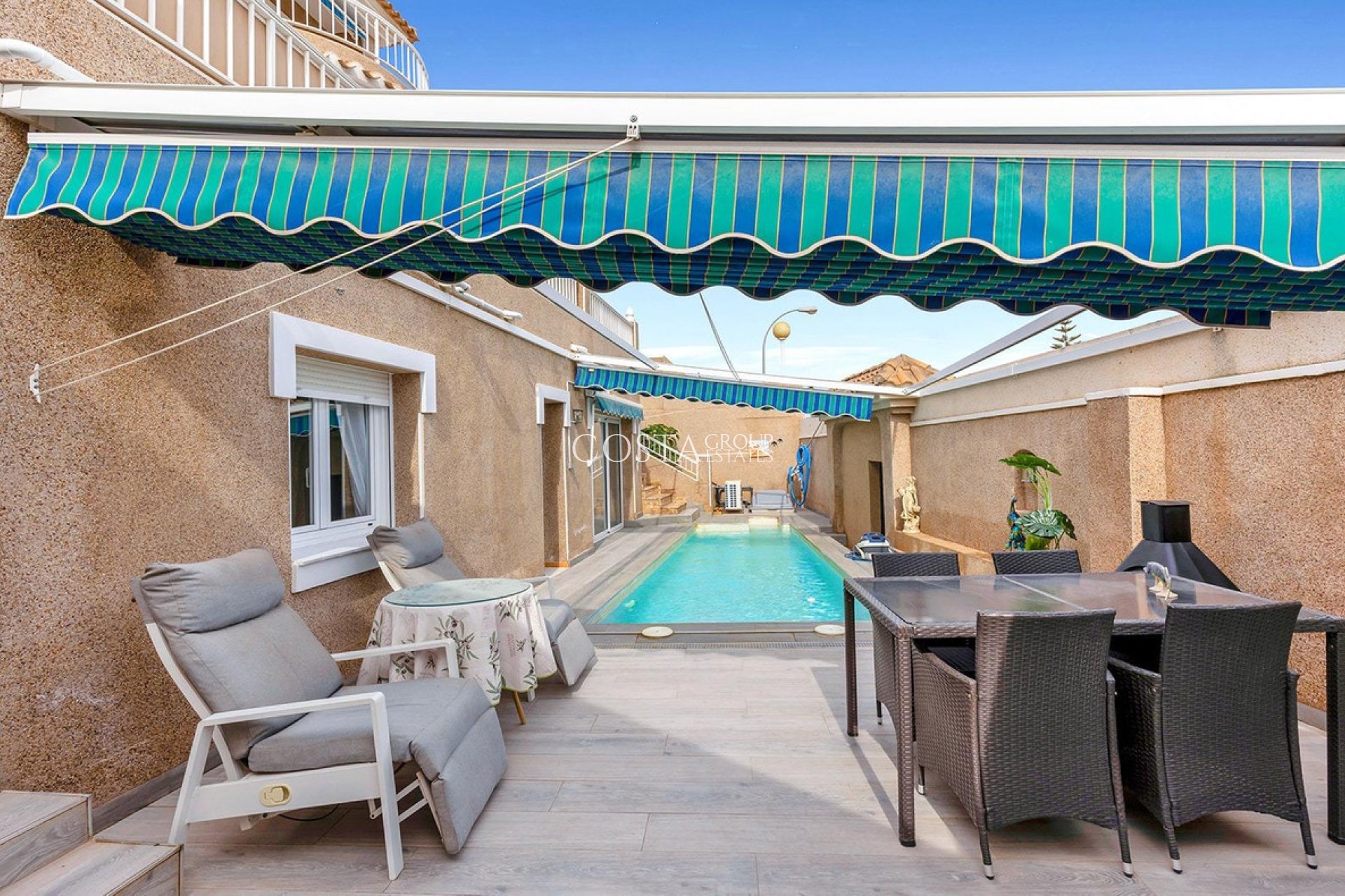 Herverkoop - Villa -
Torrevieja - Torrevieja Centro