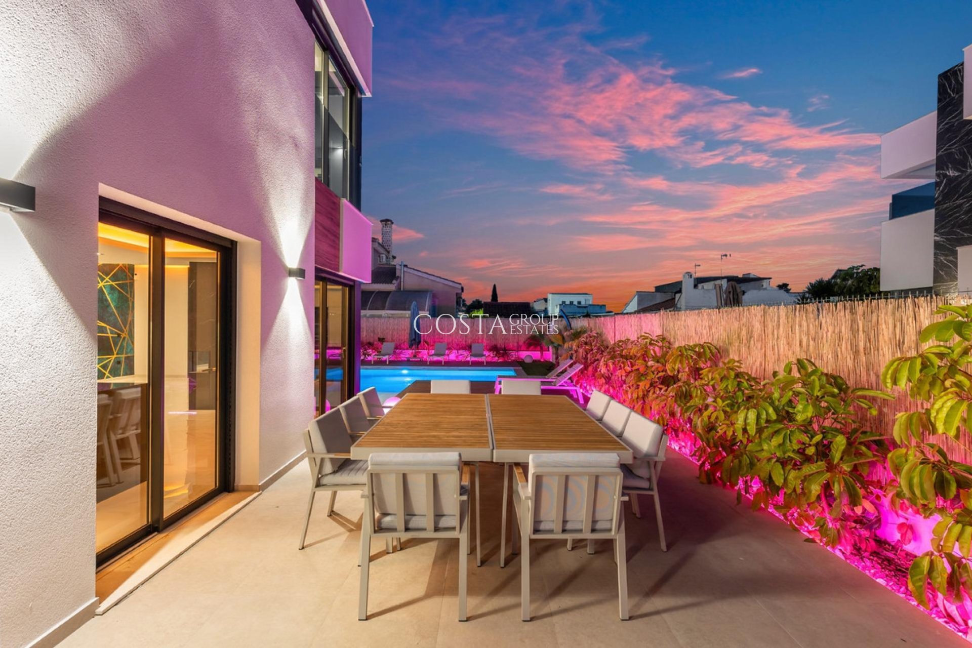 Herverkoop - Villa -
Torrevieja - Torrevieja Centro