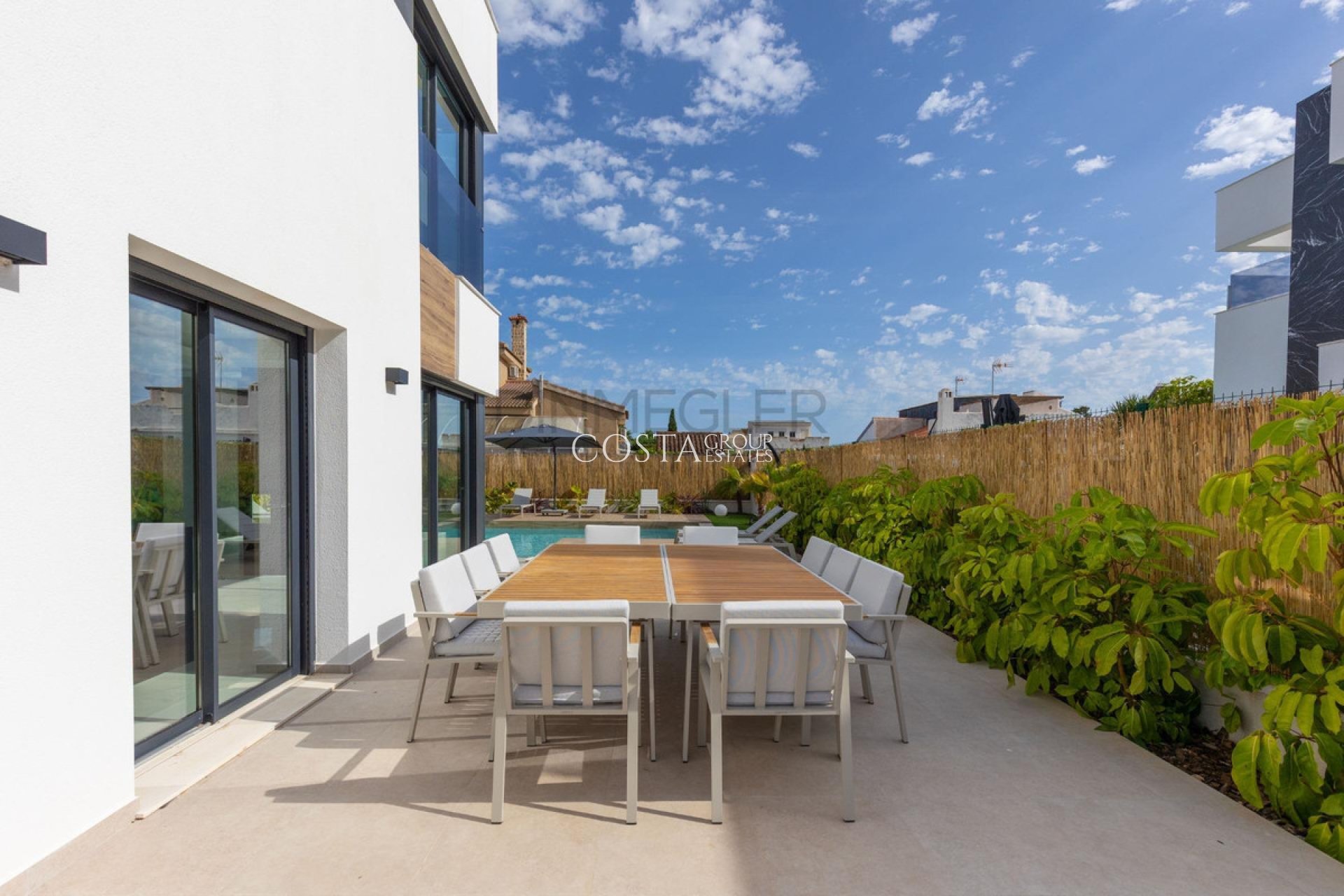 Herverkoop - Villa -
Torrevieja - Torrevieja Centro