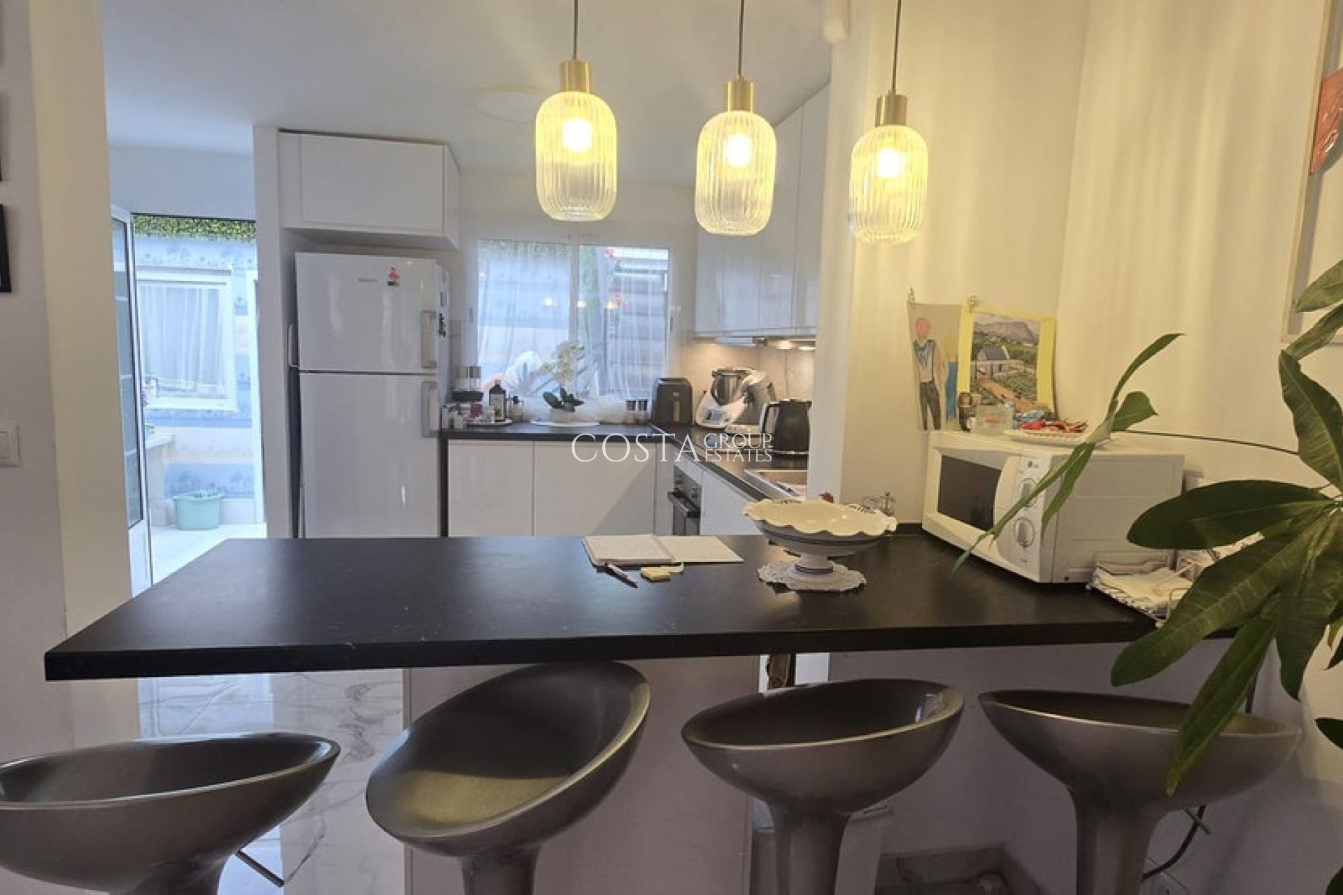 Herverkoop - Villa -
Torrevieja - Torrevieja Centro