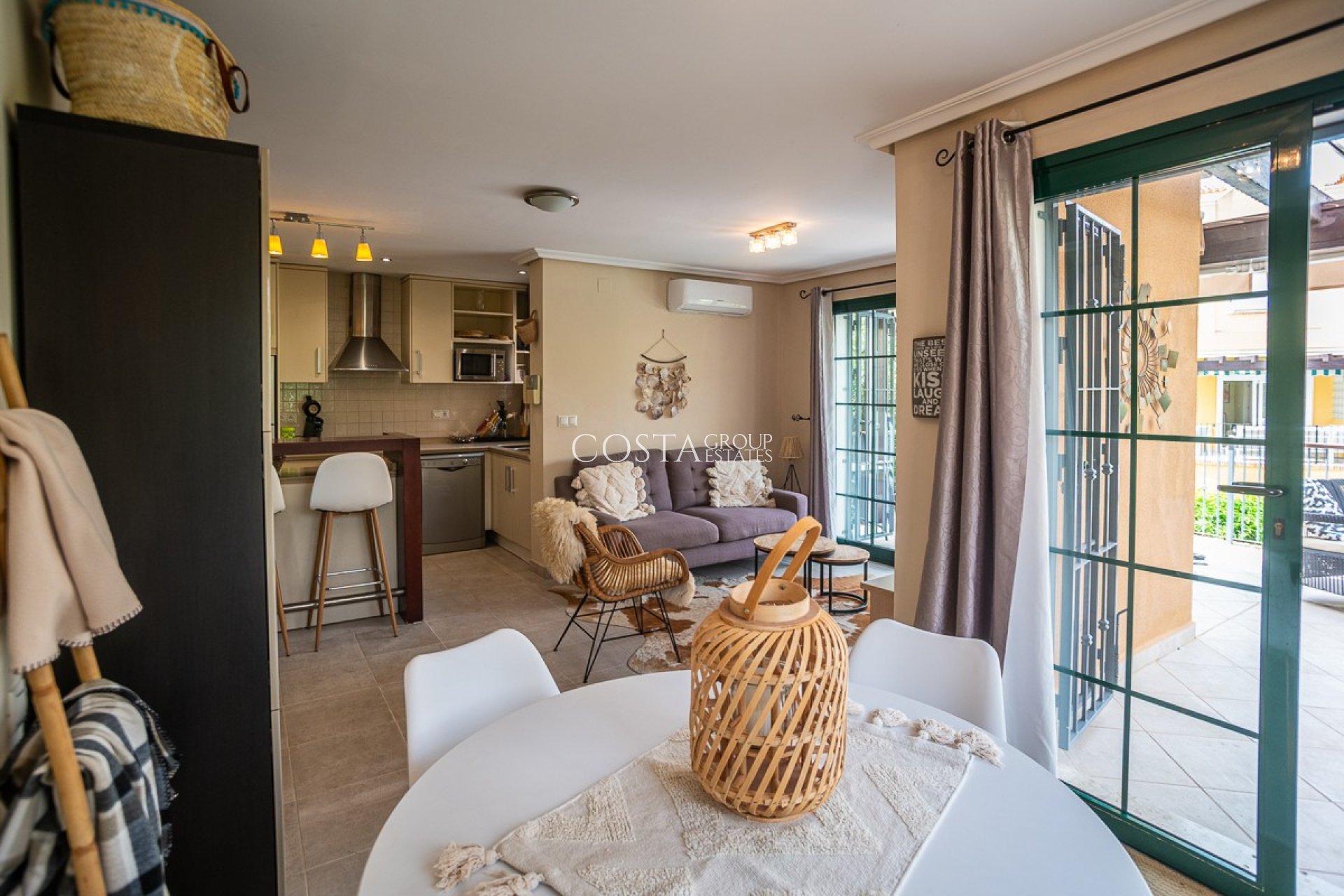 Herverkoop - Villa -
Torrevieja - Torrevieja Centro