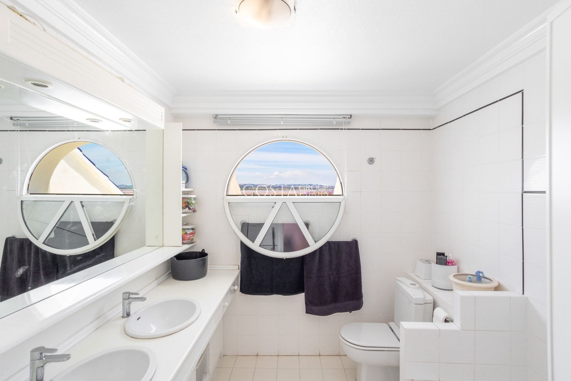 Herverkoop - Villa -
Torrevieja - Torrevieja Centro