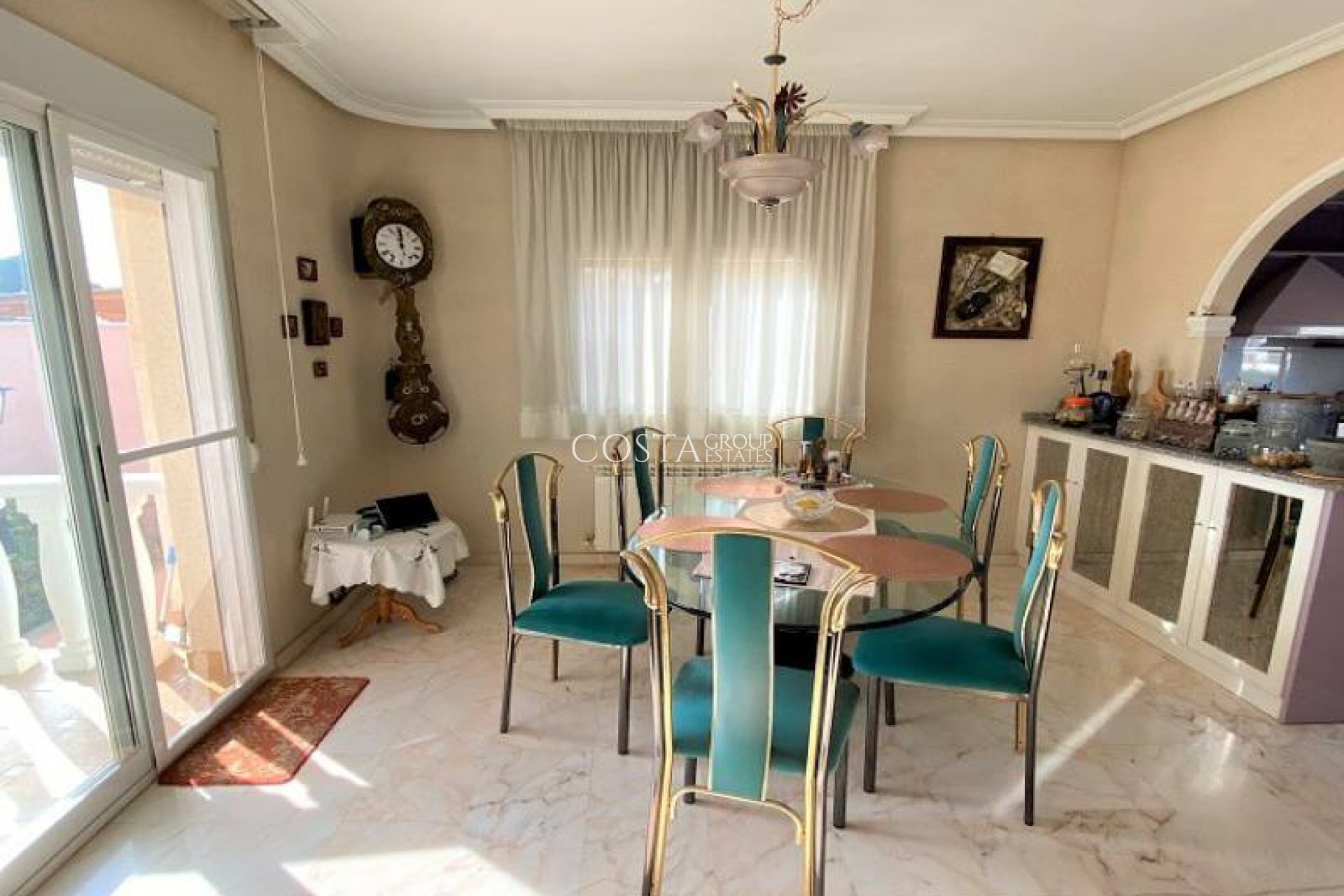 Herverkoop - Villa -
Torrevieja