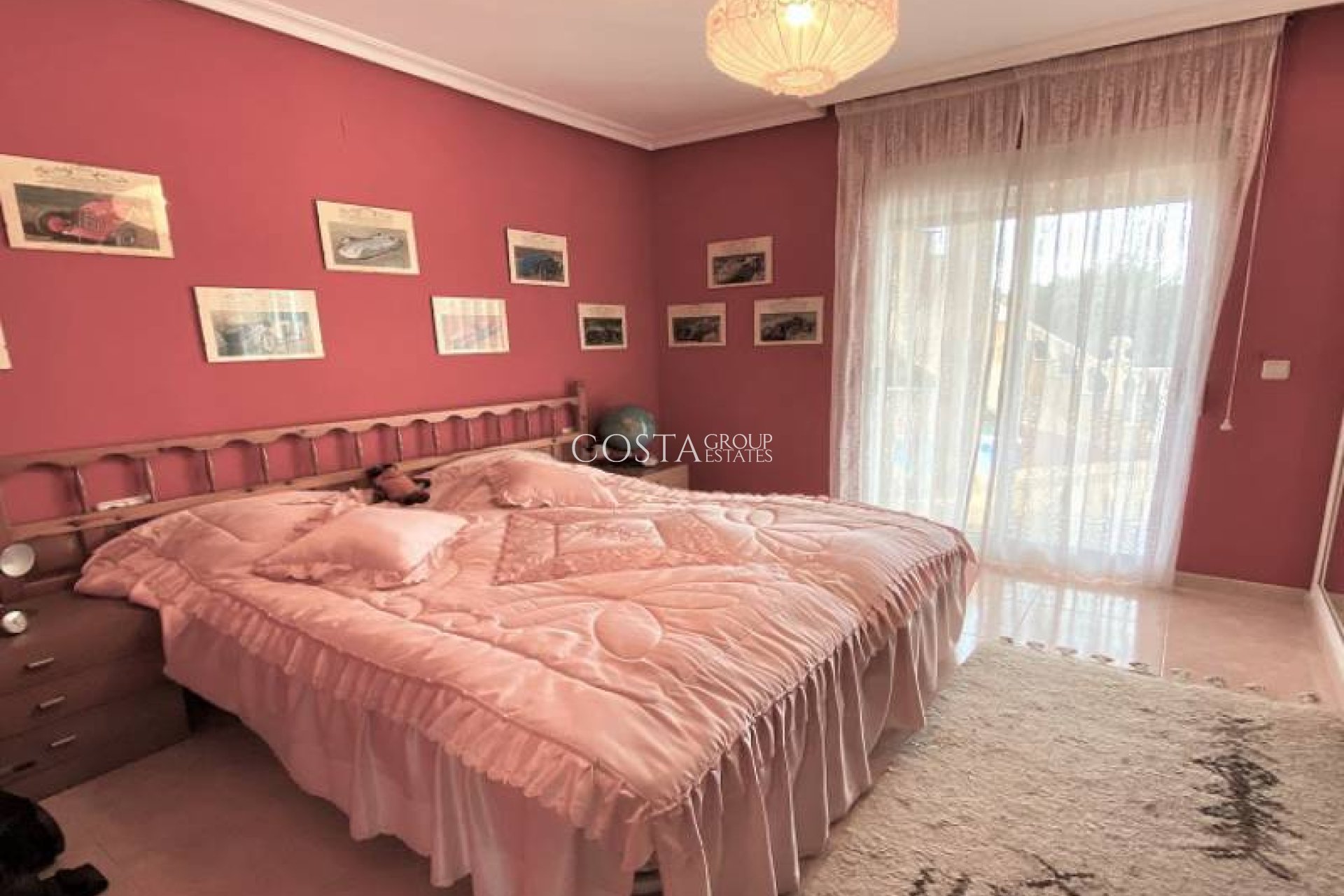 Herverkoop - Villa -
Torrevieja