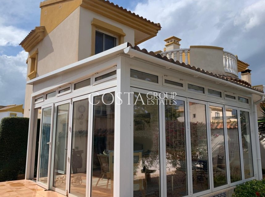 Herverkoop - Villa -
Urbanización El Raso