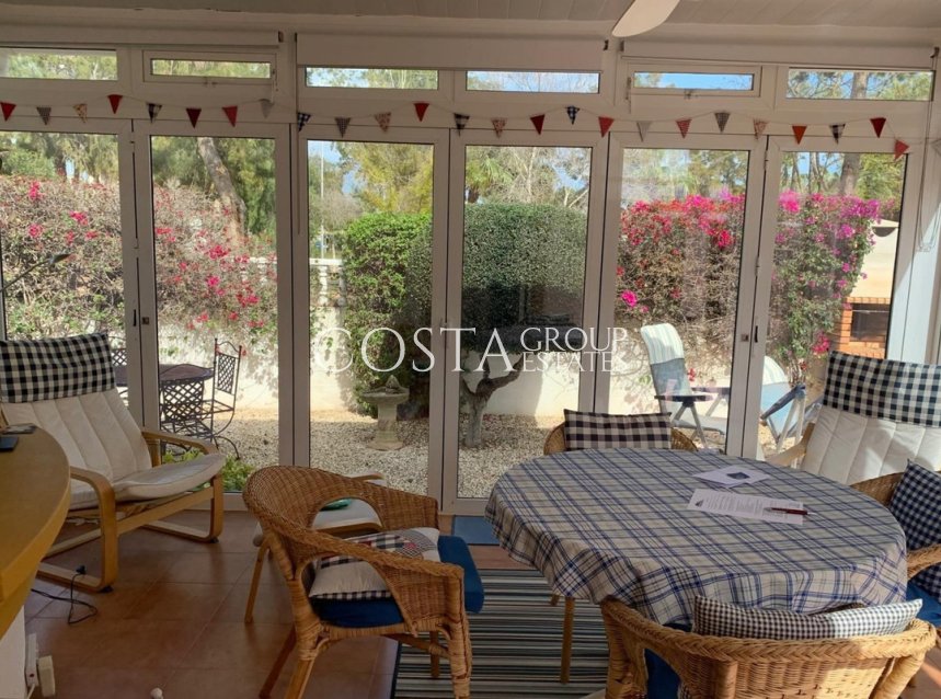 Herverkoop - Villa -
Urbanización El Raso