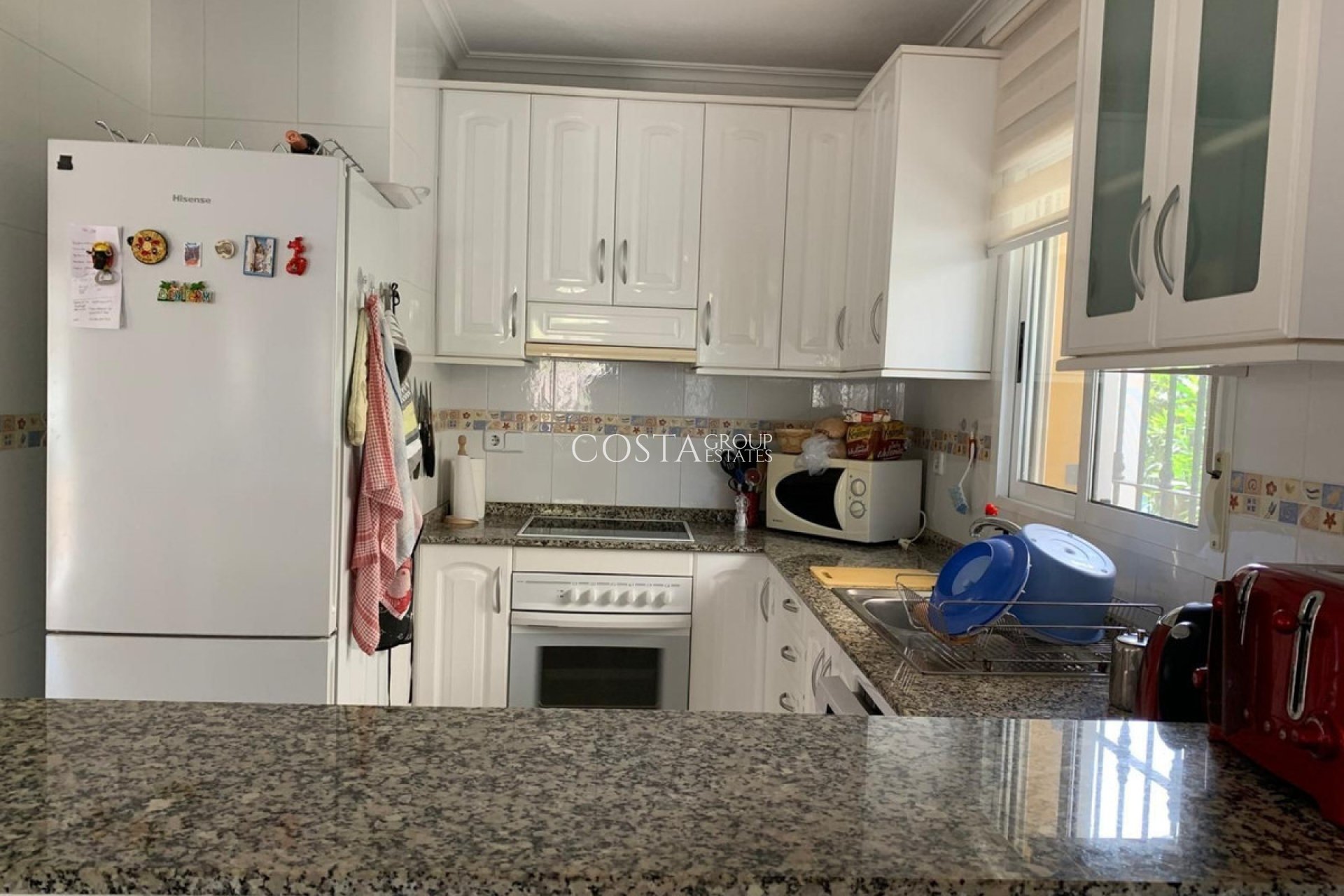 Herverkoop - Villa -
Urbanización El Raso