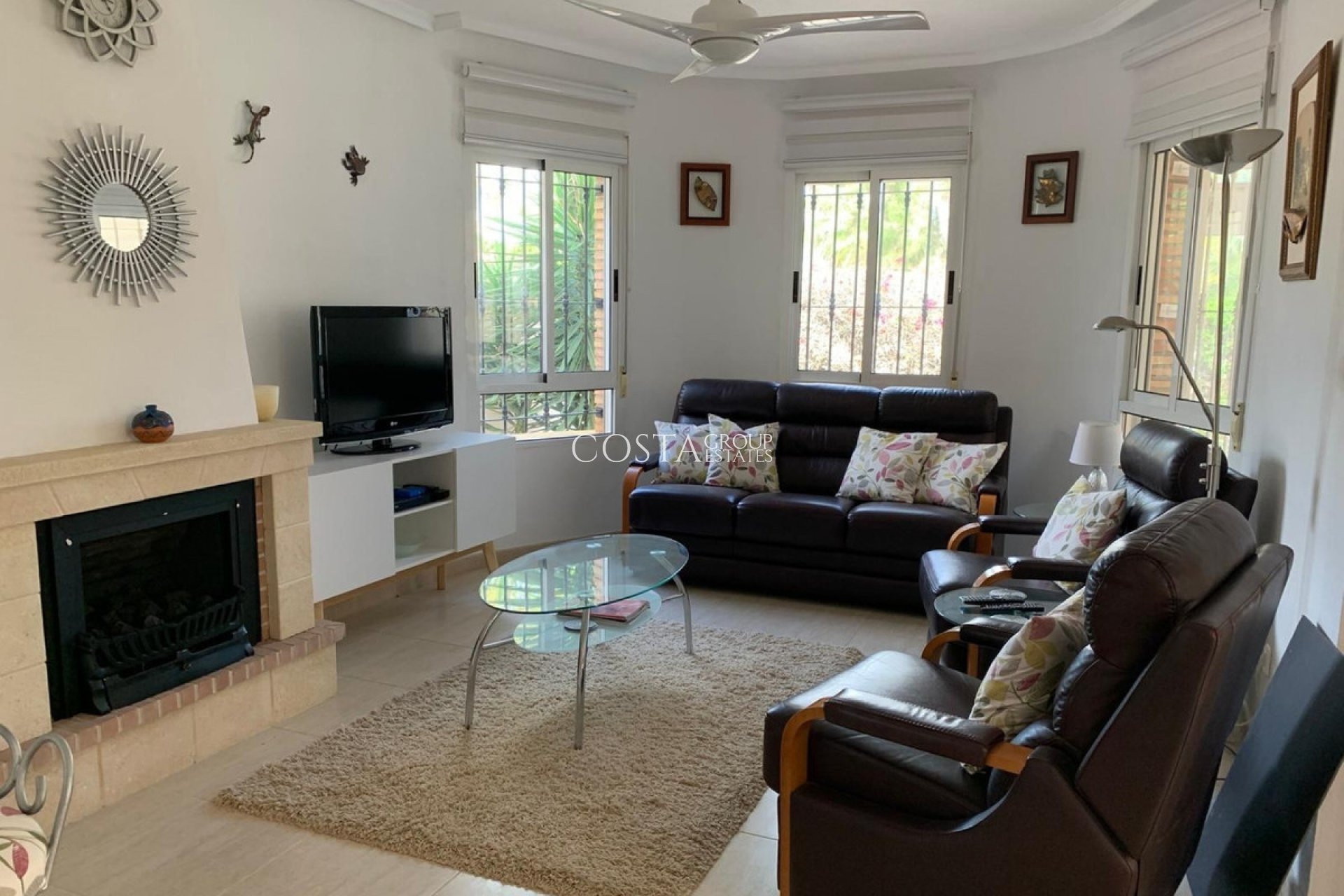 Herverkoop - Villa -
Urbanización El Raso