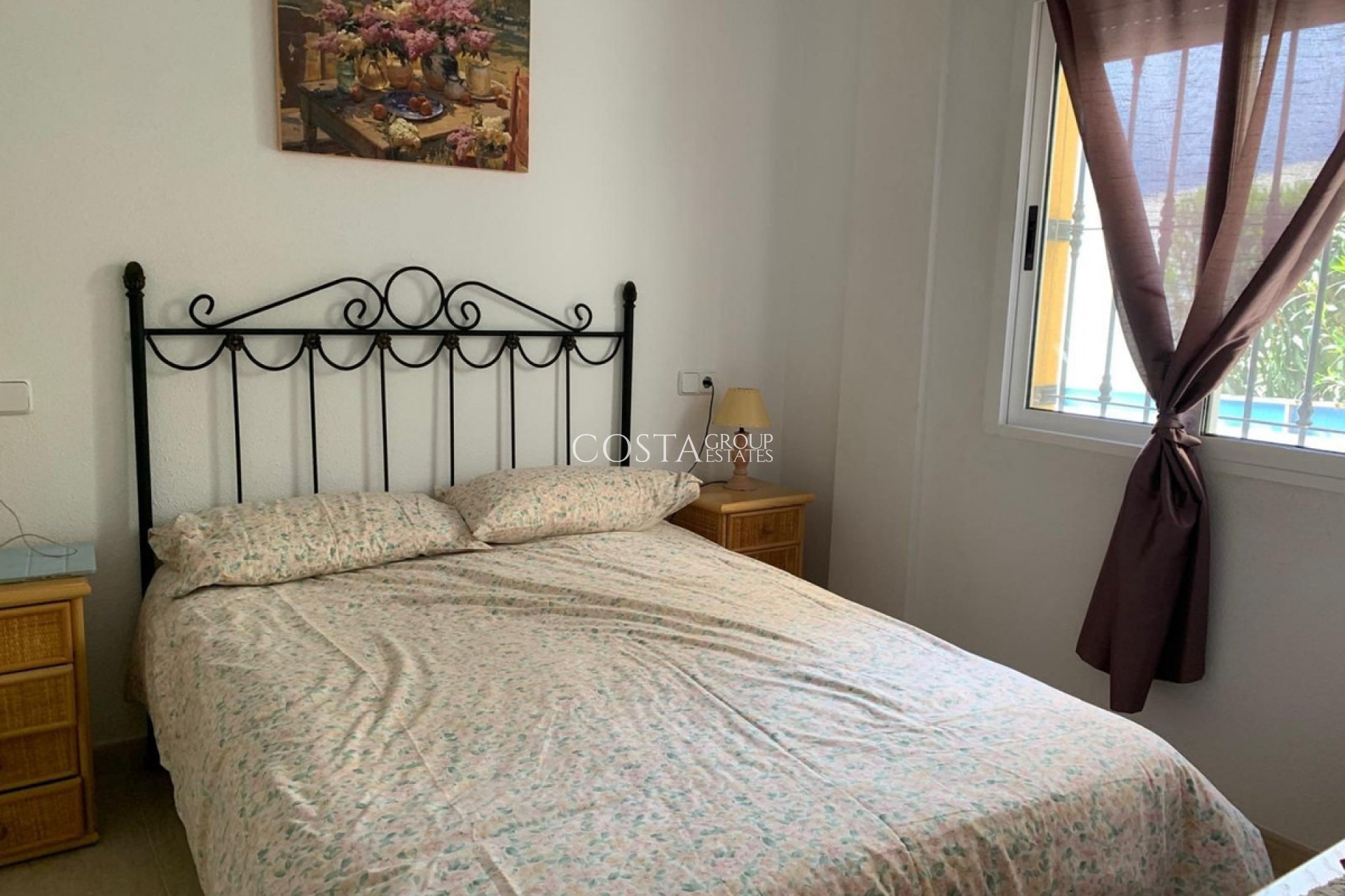 Herverkoop - Villa -
Urbanización El Raso