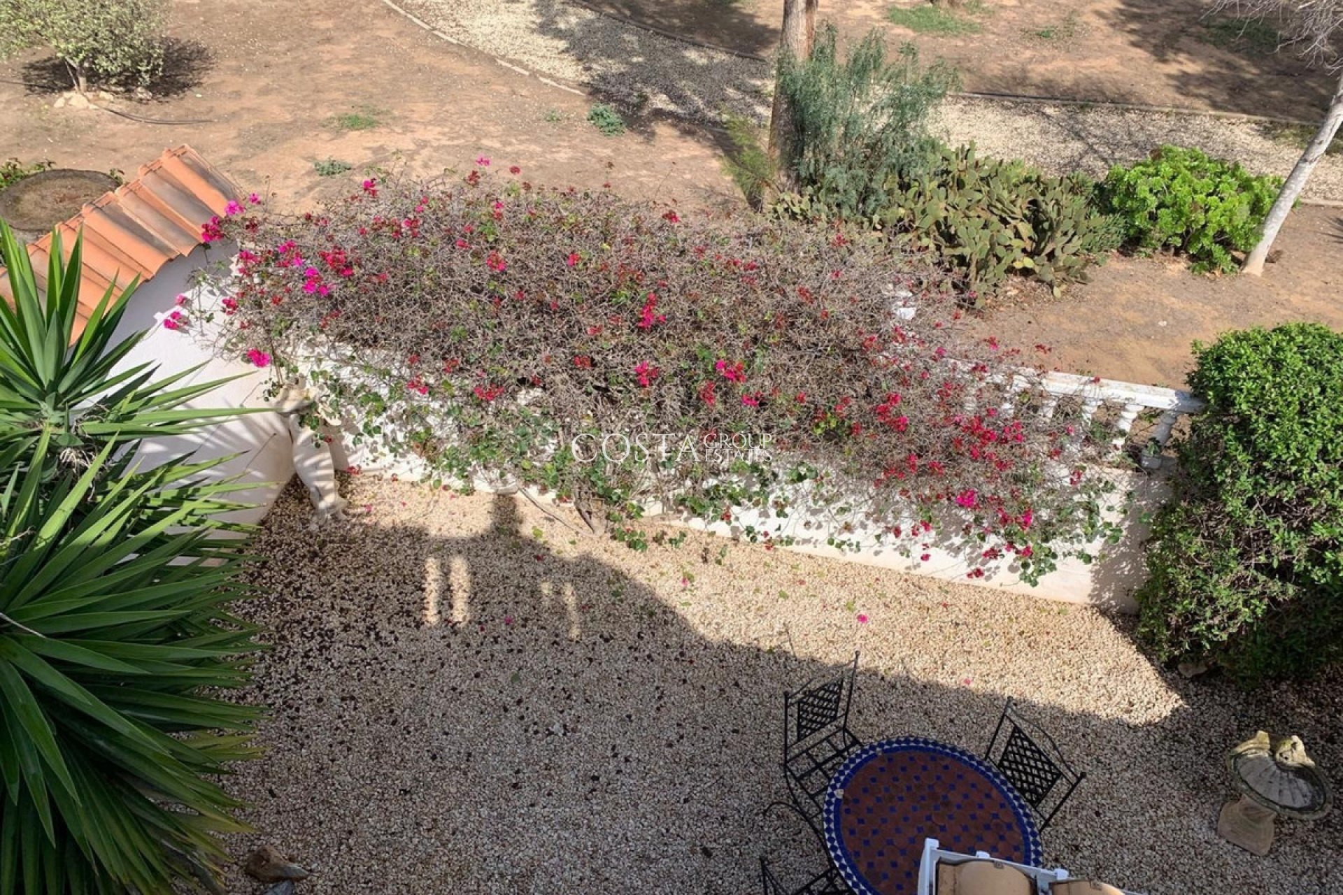 Herverkoop - Villa -
Urbanización El Raso