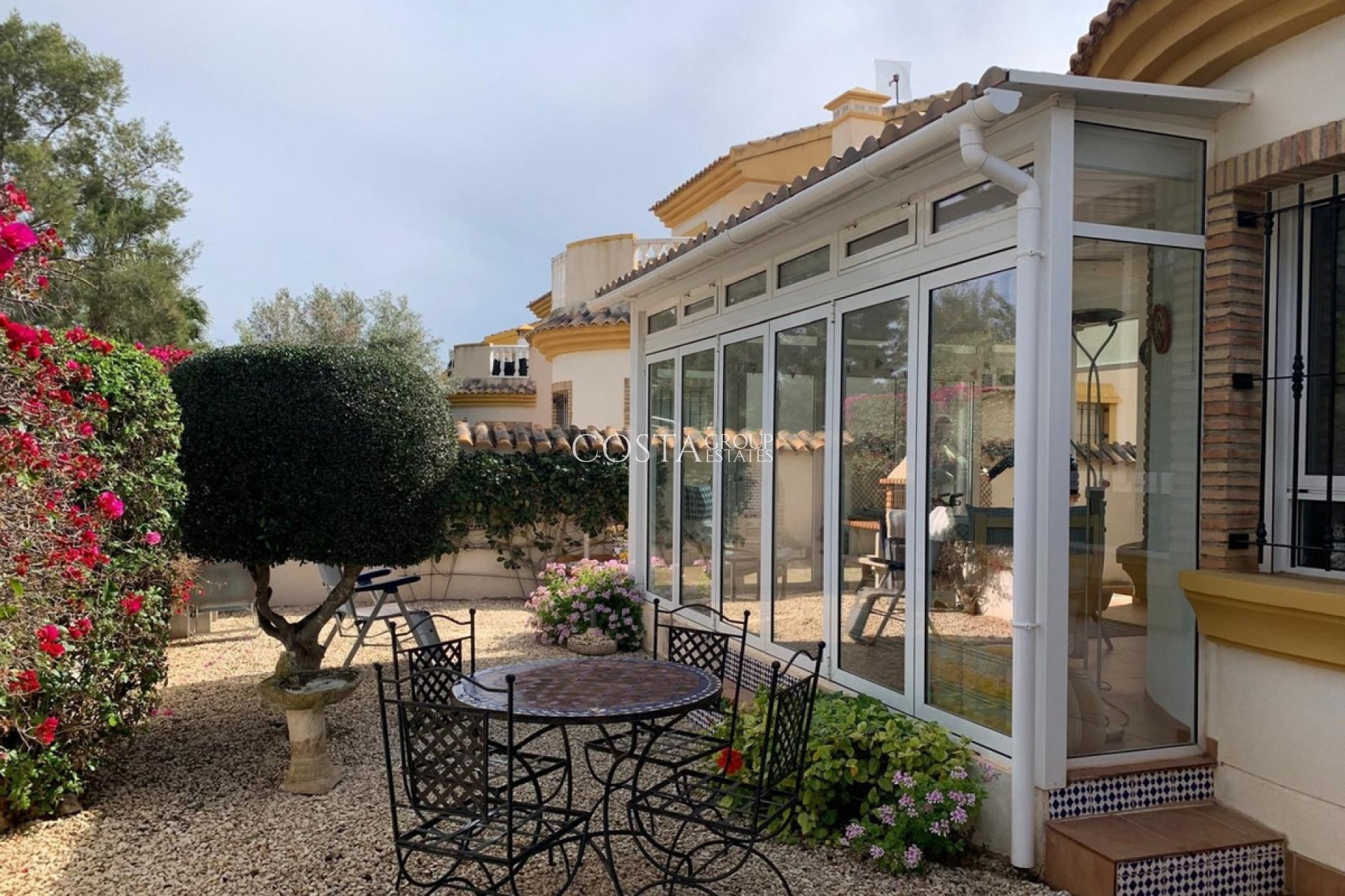 Herverkoop - Villa -
Urbanización El Raso