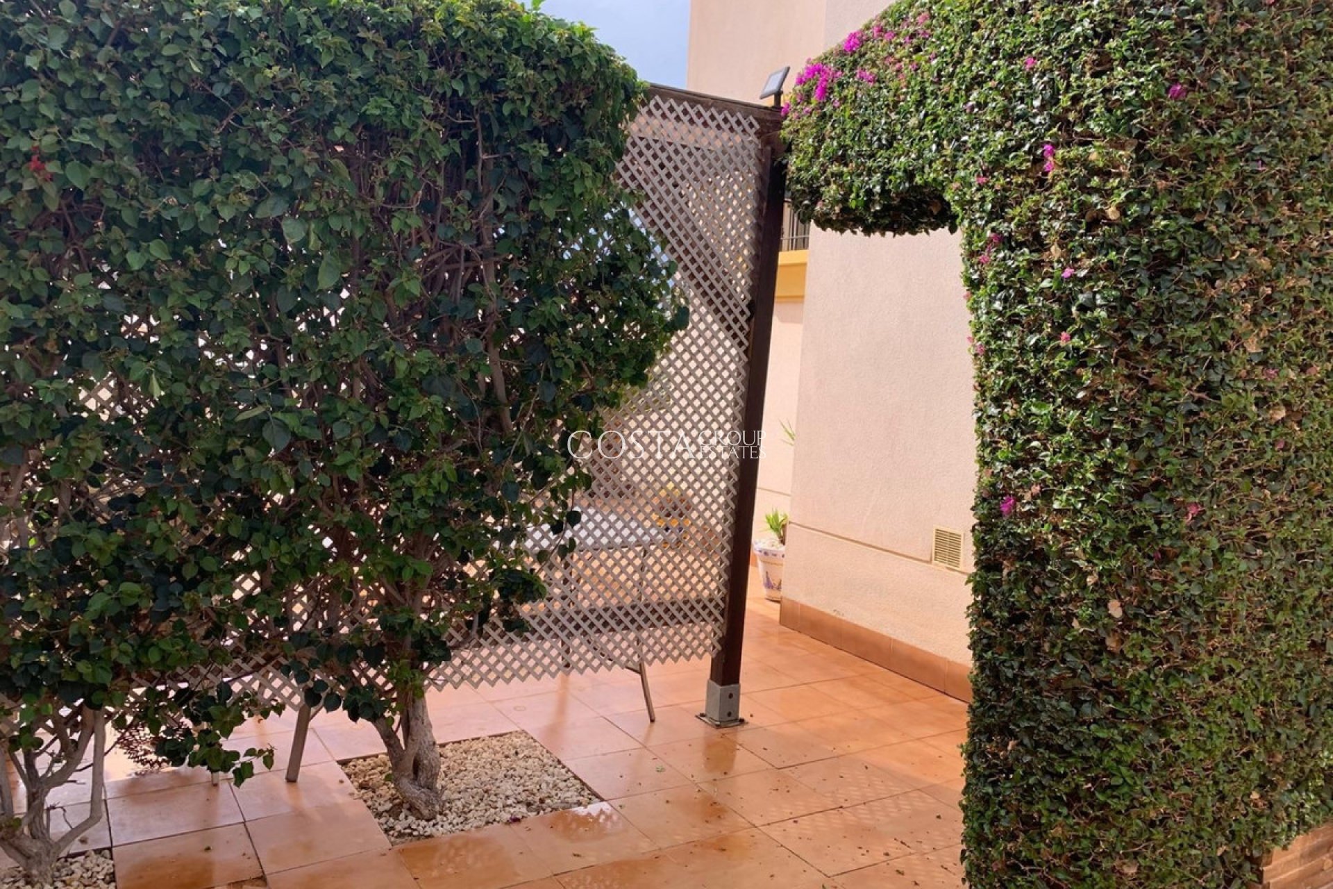 Herverkoop - Villa -
Urbanización El Raso