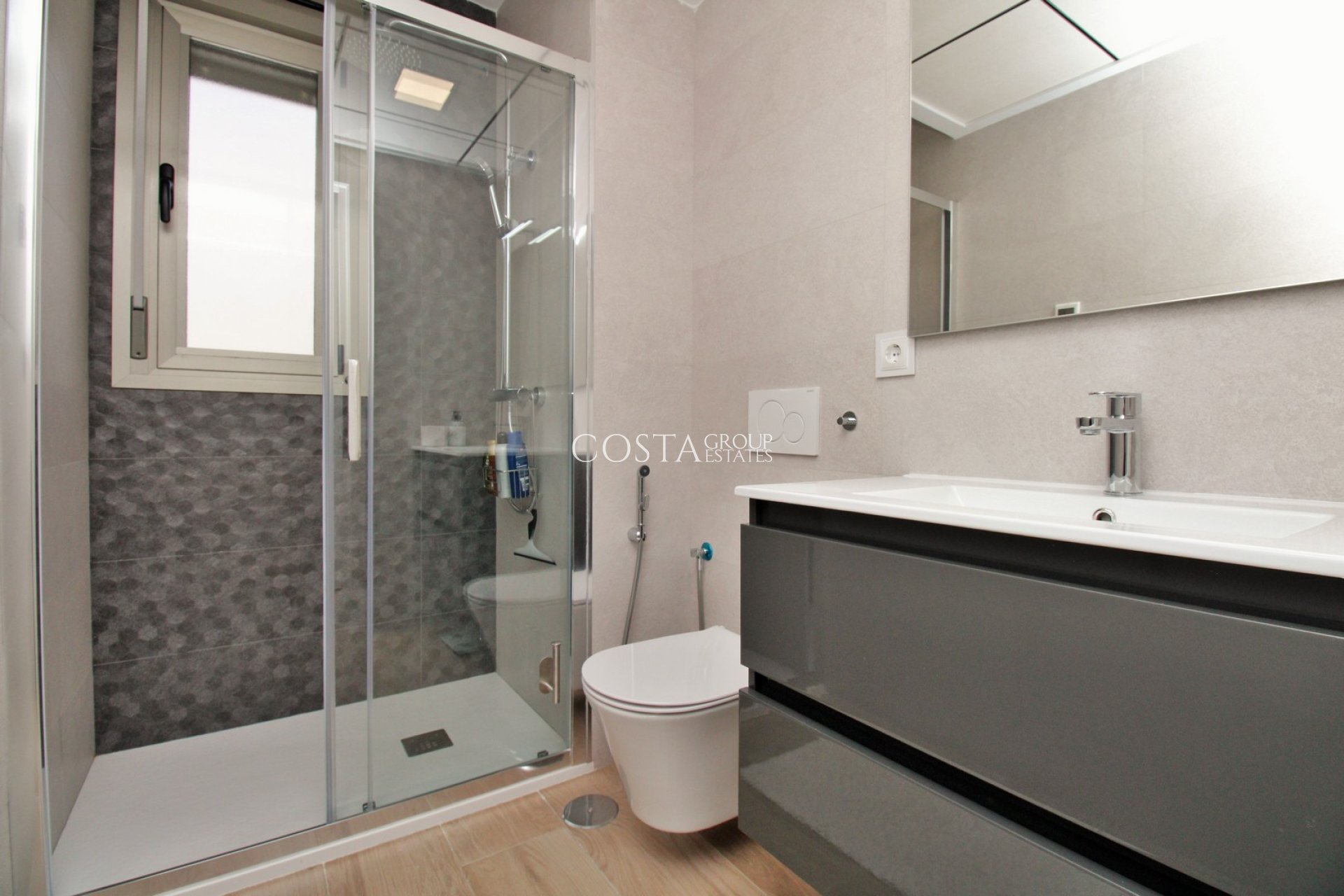 Herverkoop - Villa -
Villamartín