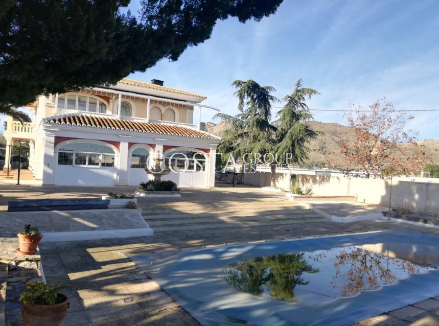 Herverkoop - Villa -
Yecla - Yecla Centro