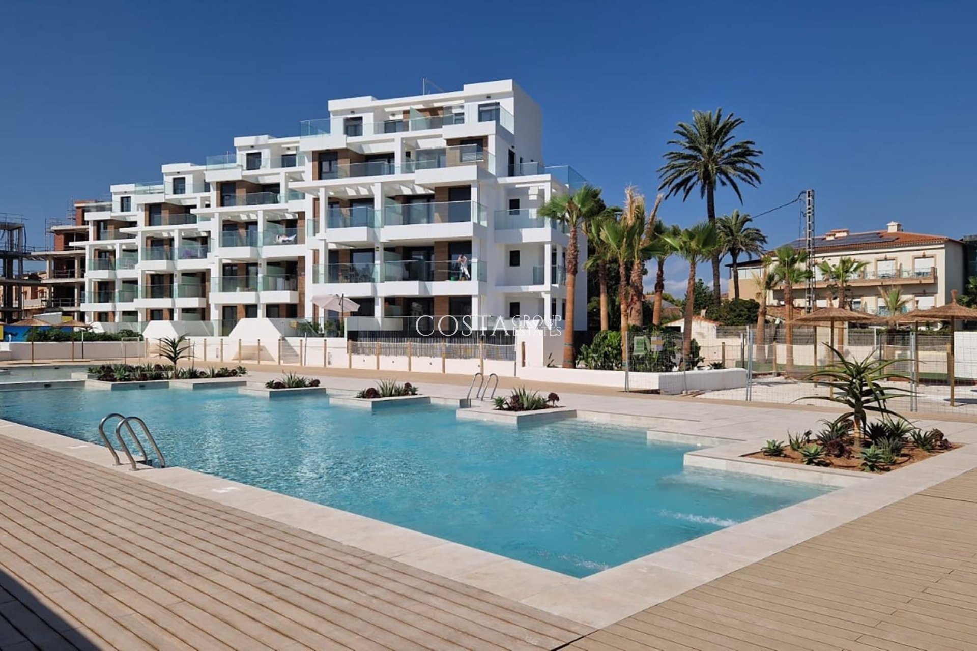 Neue Gebäude - Apartments -
Denia - L´Estanyó (Marinas)