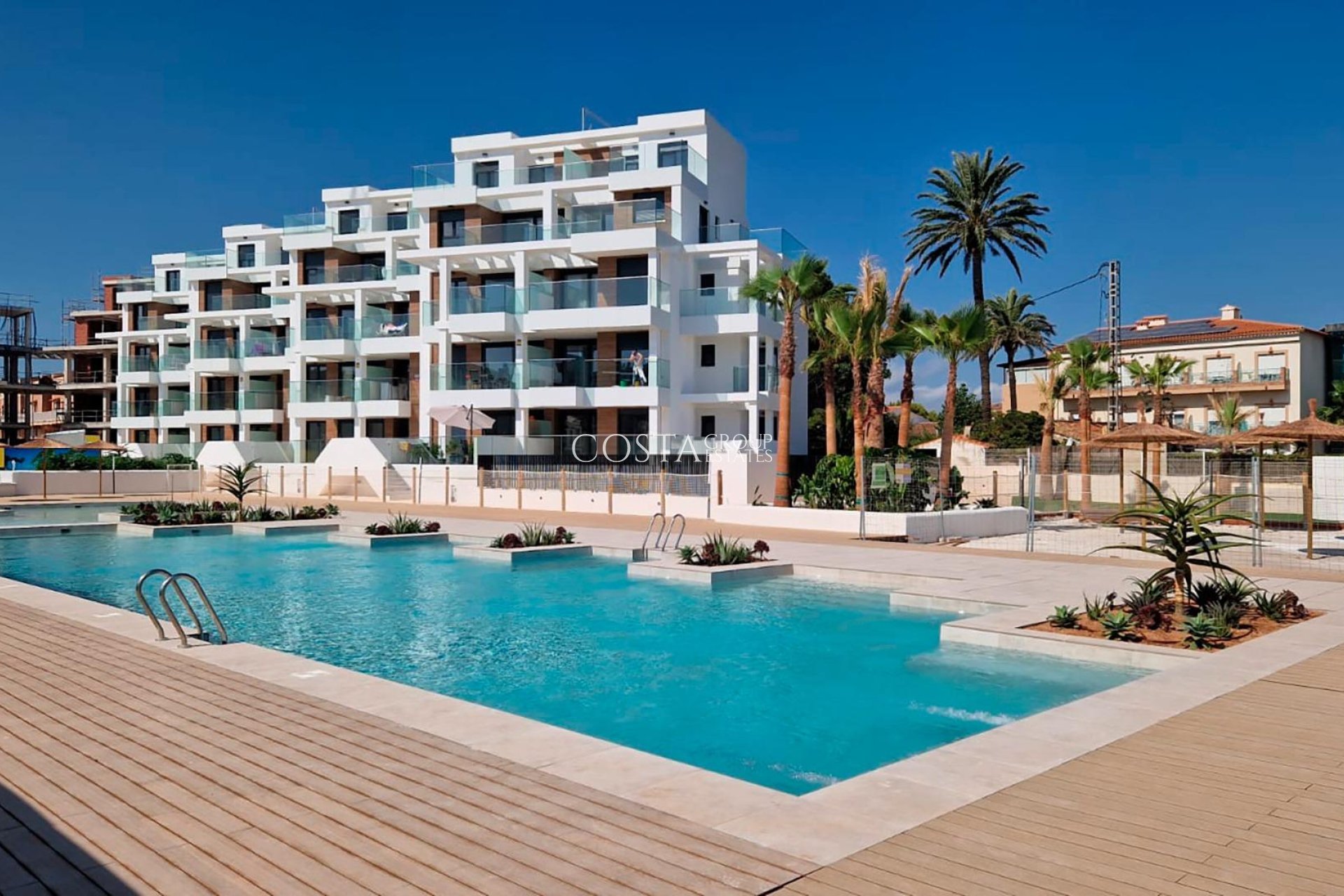 Neue Gebäude - Apartments -
Denia - L´Estanyó (Marinas)