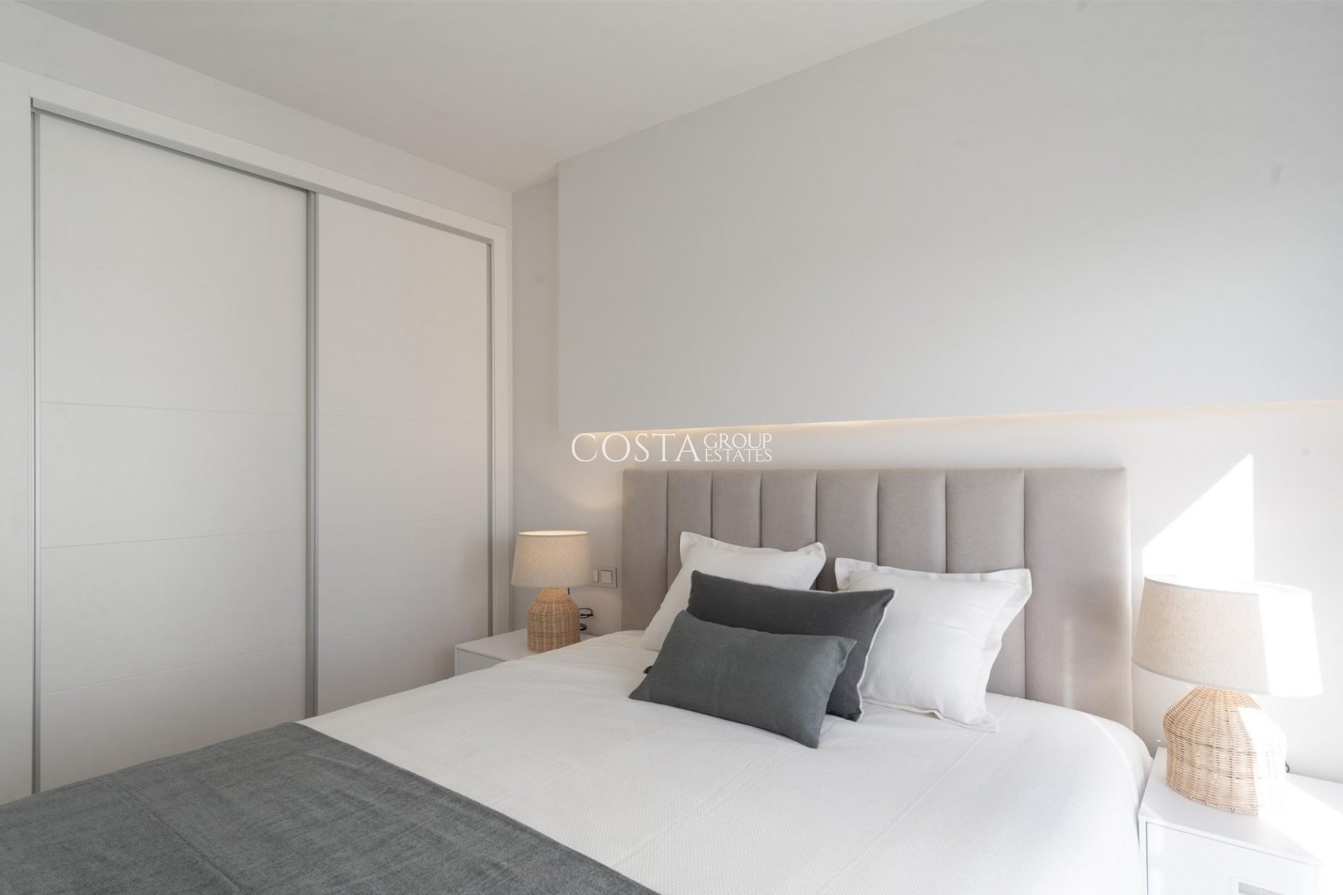 Neue Gebäude - Apartments -
Denia - L´Estanyó (Marinas)