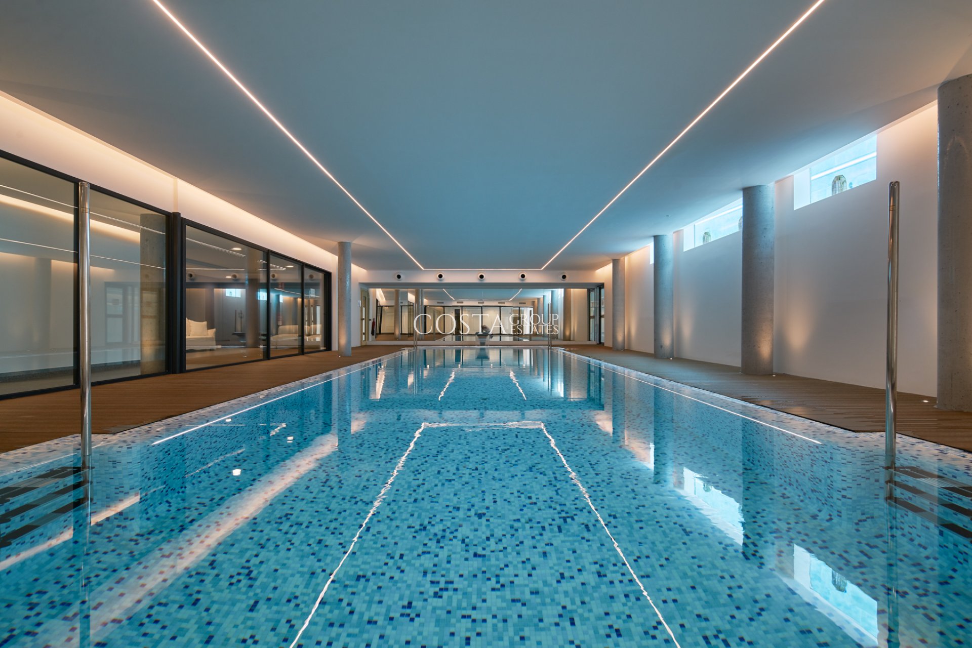 Neue Gebäude - Apartments -
Estepona