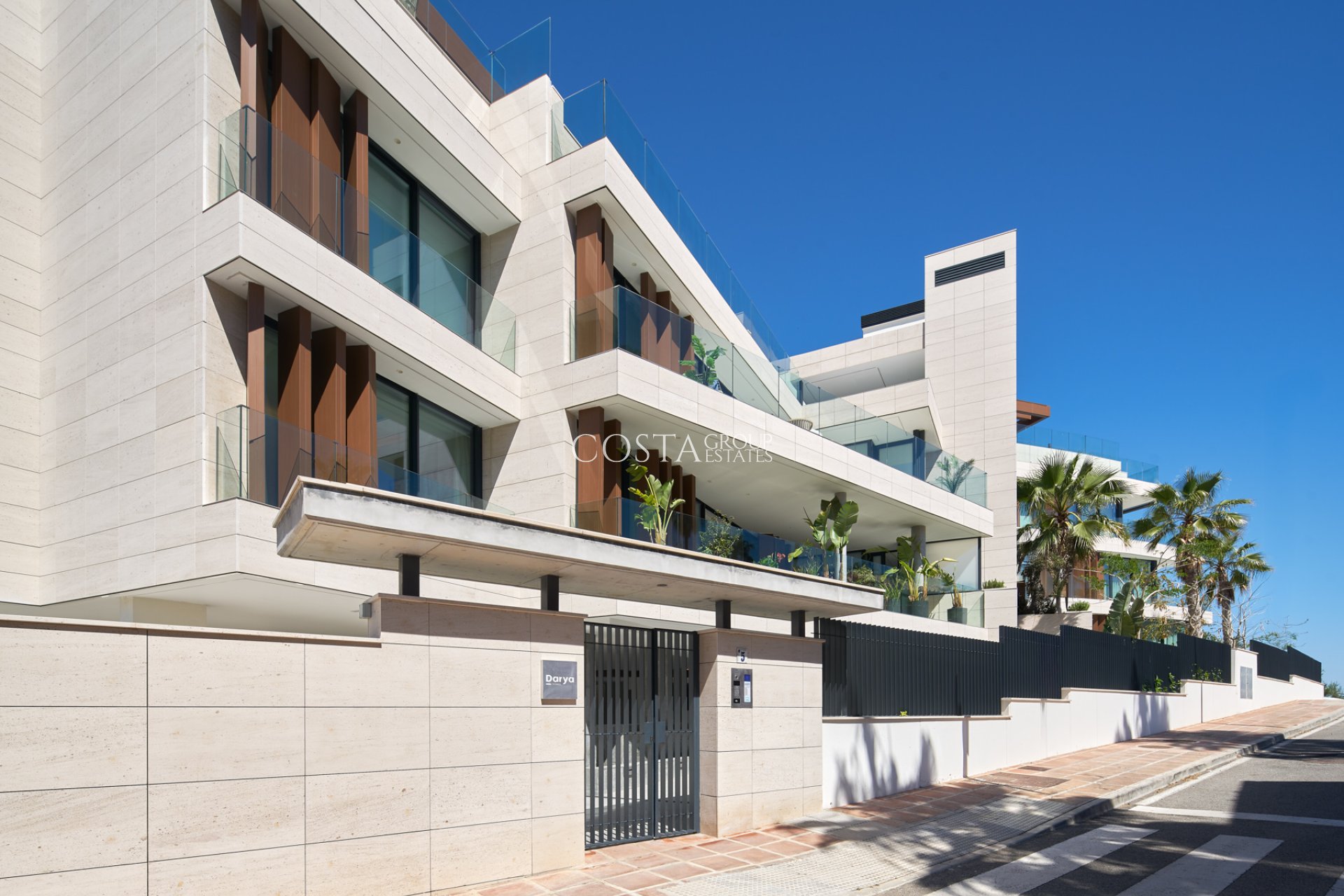 Neue Gebäude - Apartments -
Estepona