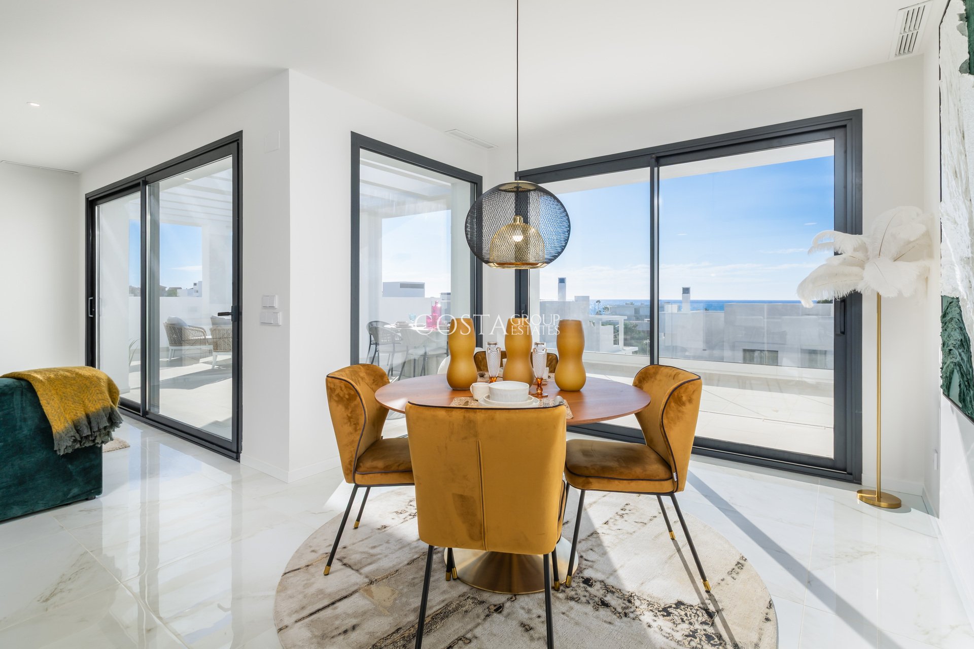 Neue Gebäude - Apartments -
Estepona