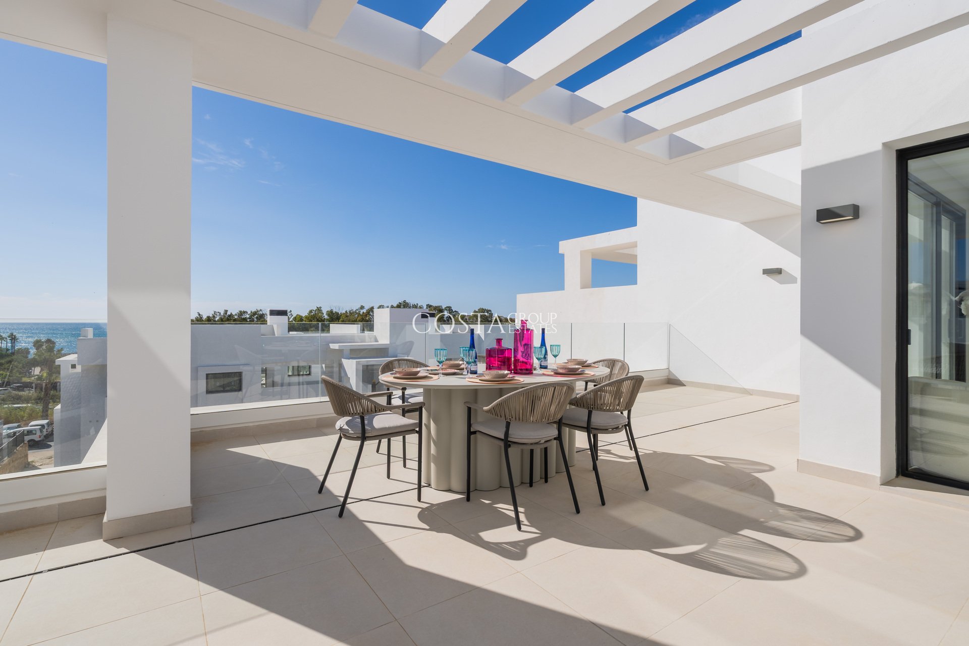Neue Gebäude - Apartments -
Estepona