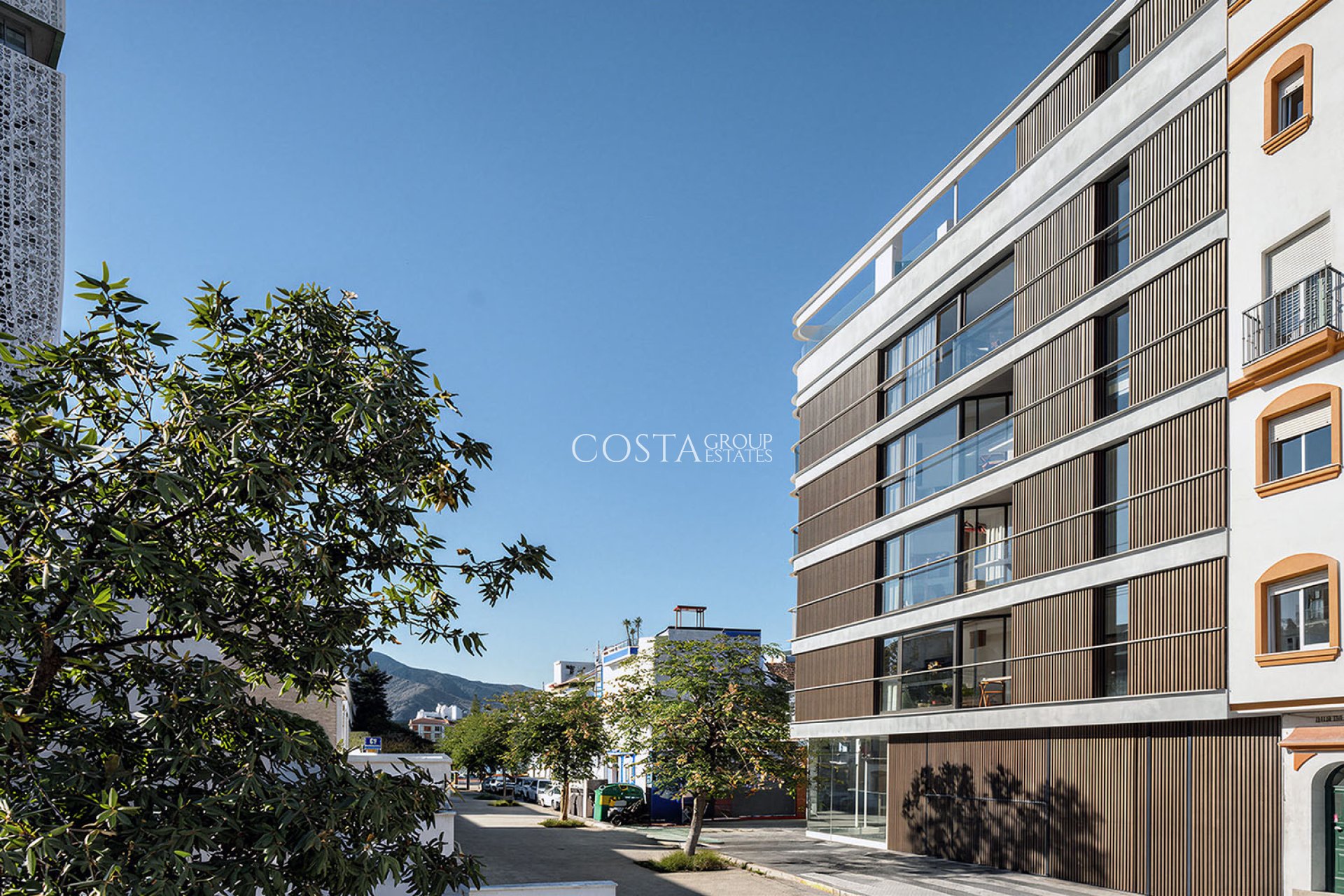 Neue Gebäude - Apartments -
Estepona