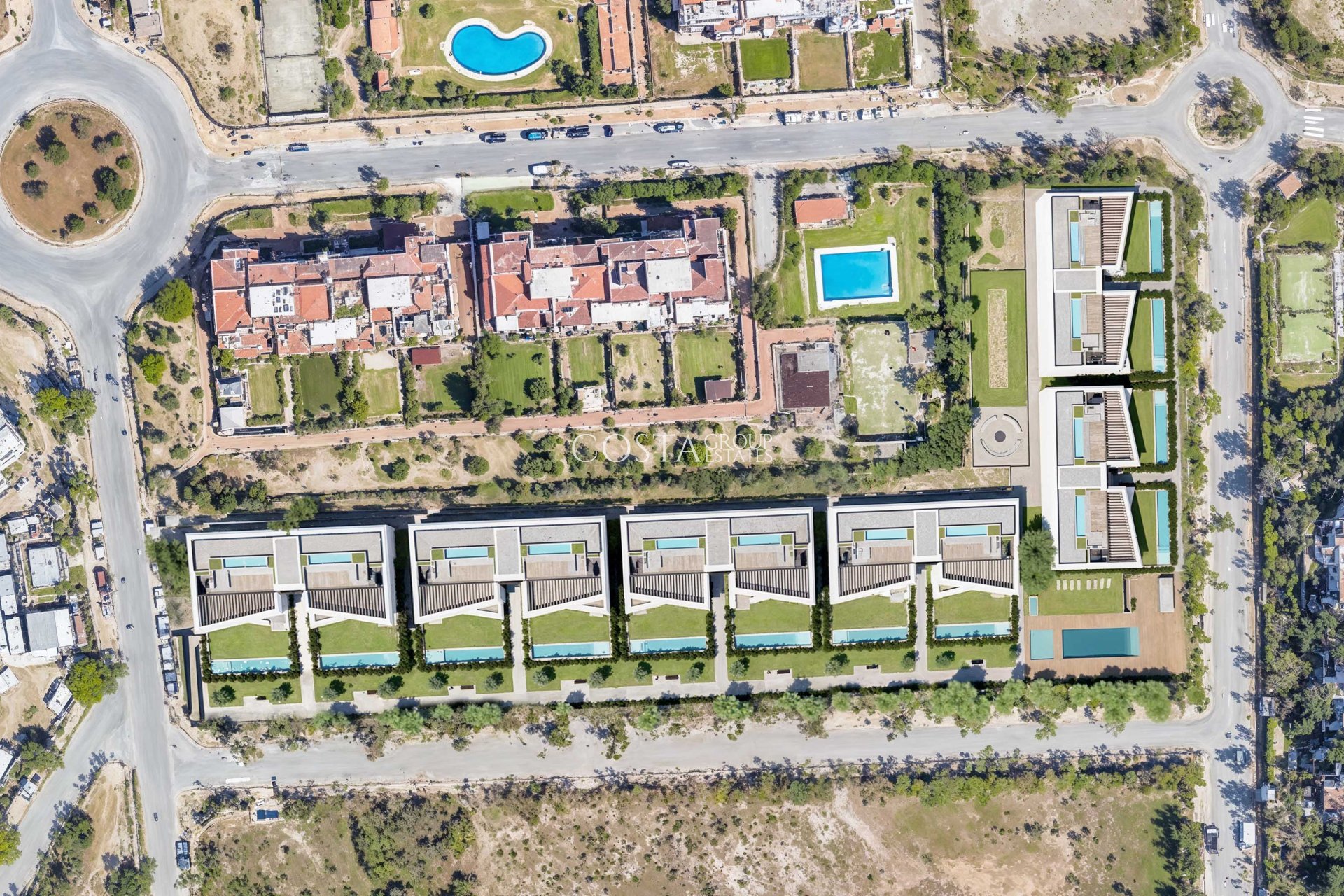Neue Gebäude - Apartments -
Estepona