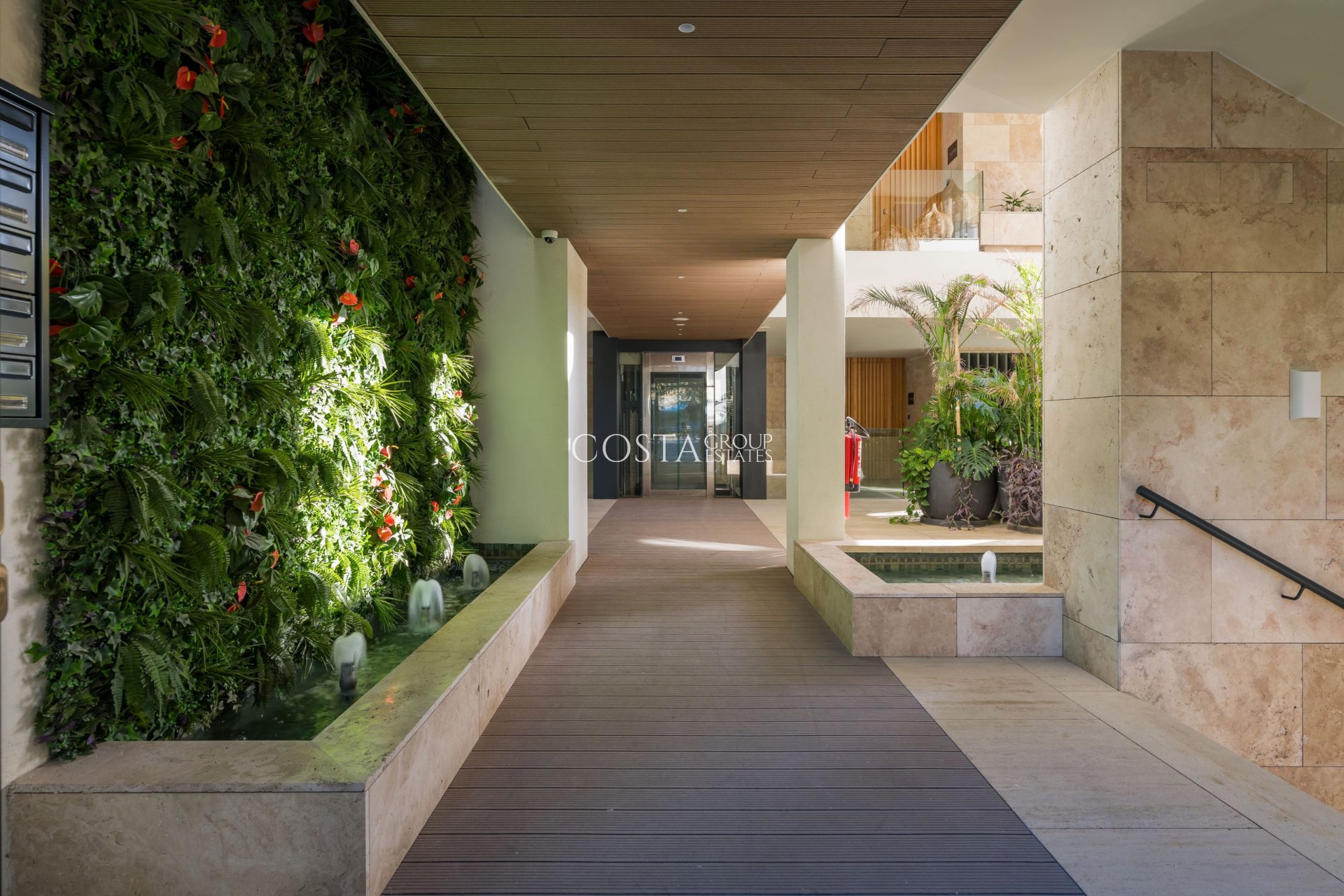 Neue Gebäude - Apartments -
Estepona
