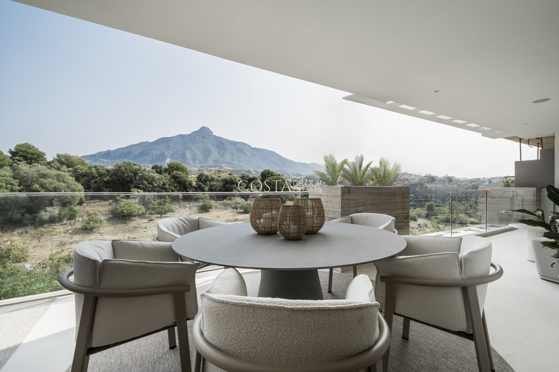 Neue Gebäude - Apartments -
Marbella