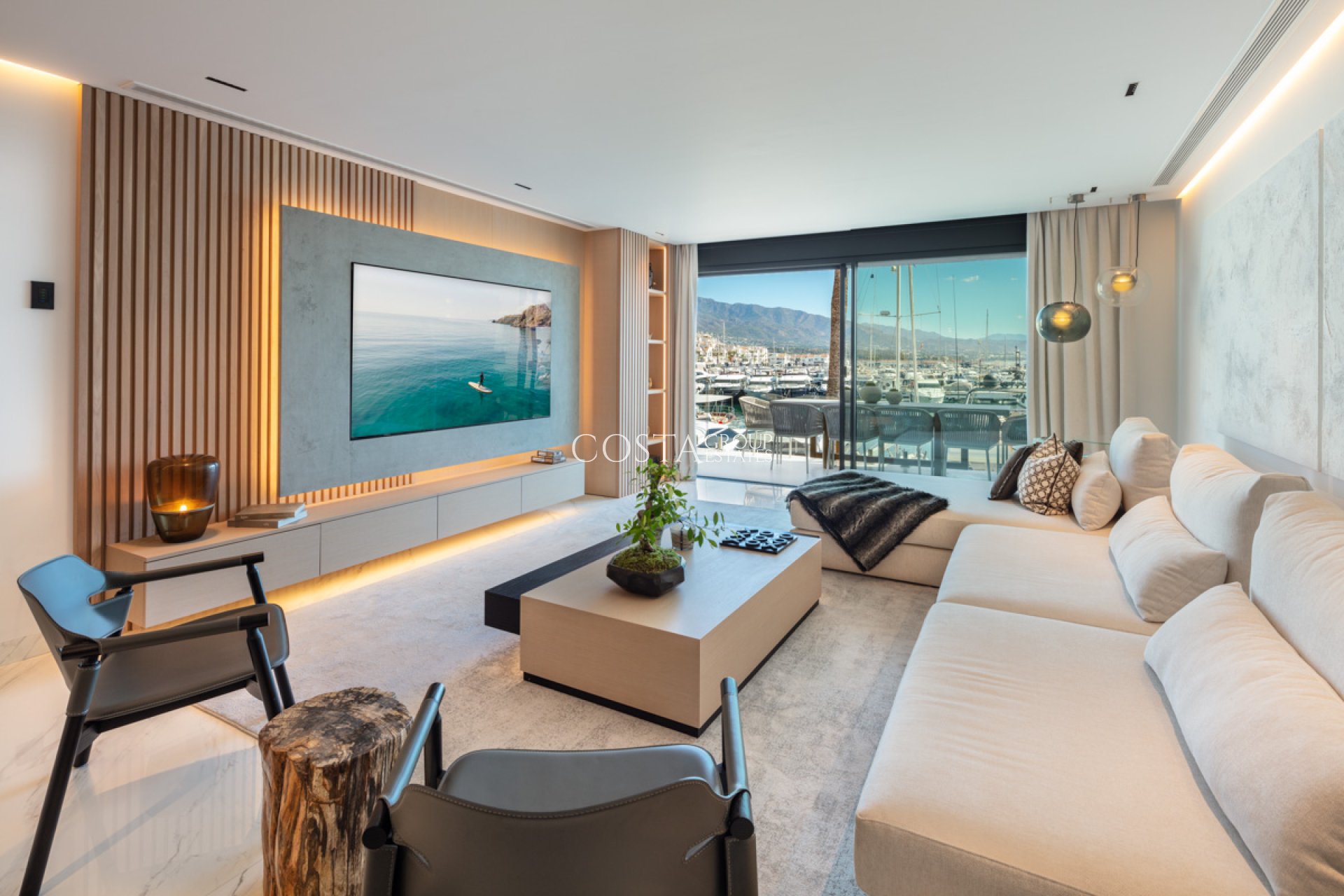 Neue Gebäude - Apartments -
Marbella