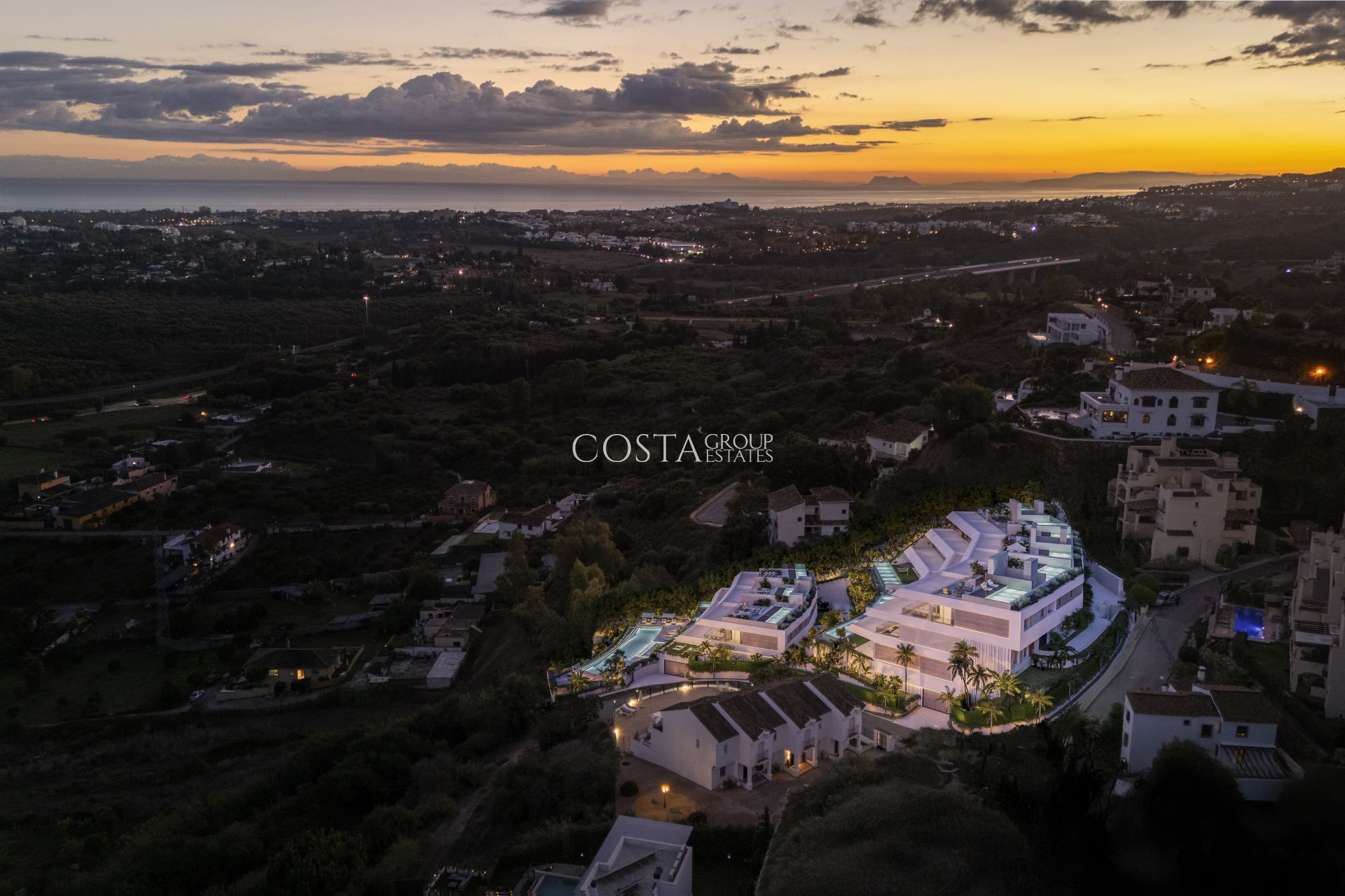 Neue Gebäude - Apartments -
Marbella