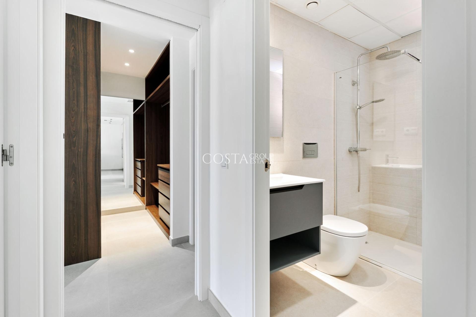 Neue Gebäude - Apartments -
Torrevieja - Villa Amalia