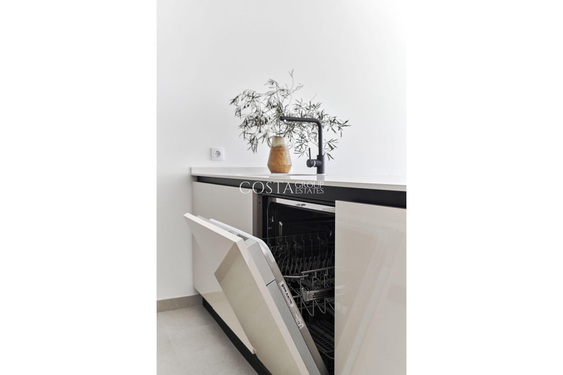 Neue Gebäude - Apartments -
Torrevieja - Villa Amalia