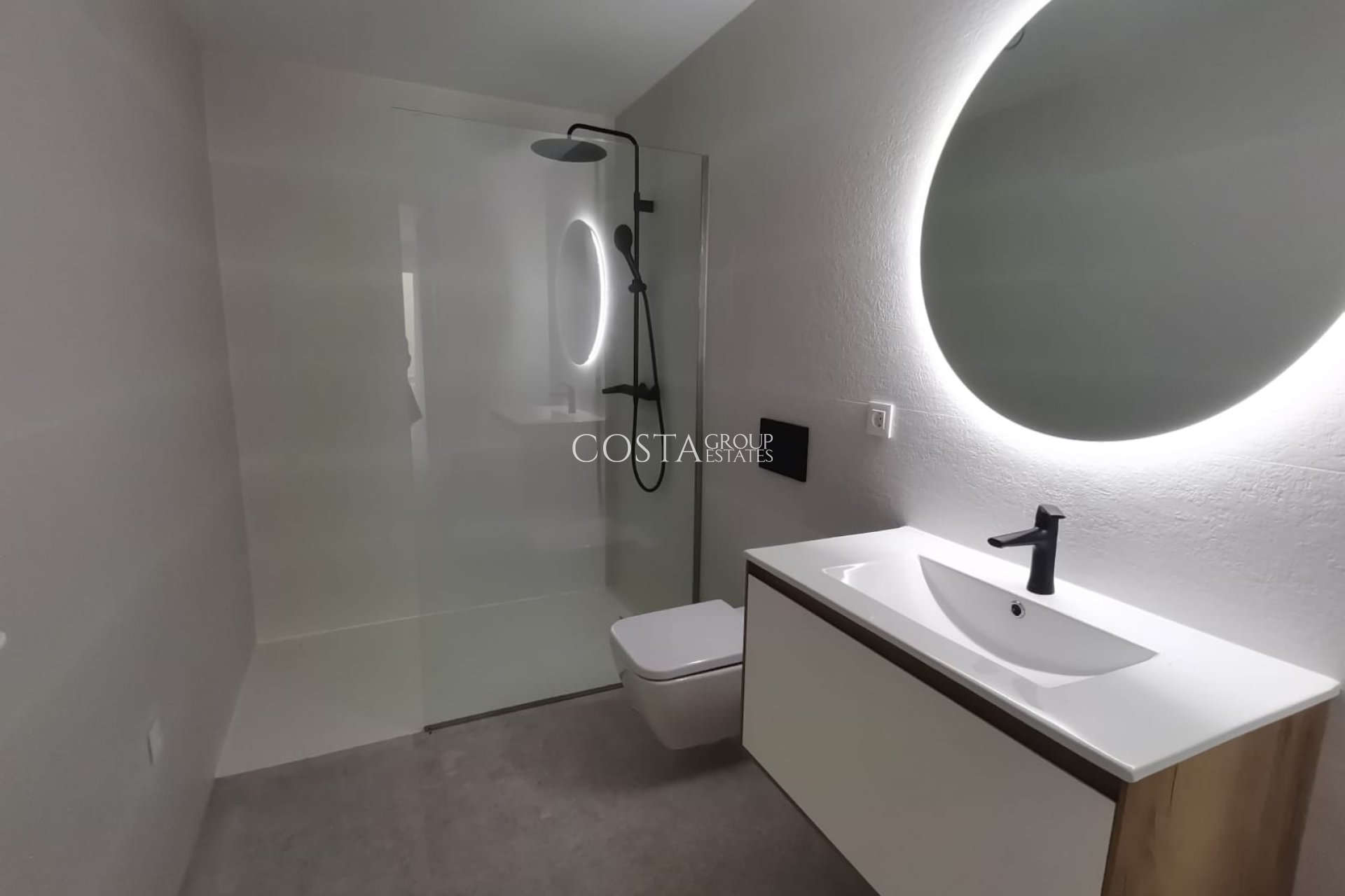 Neue Gebäude - Apartments -
Torrevieja