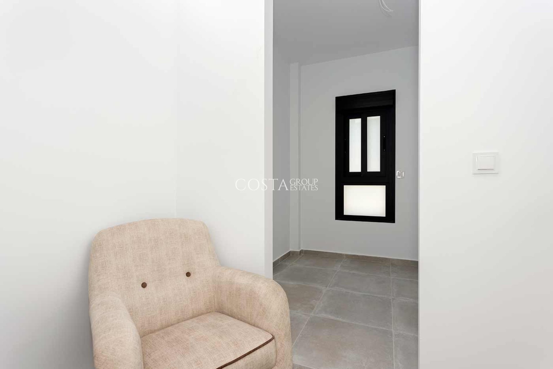 Neue Gebäude - detached -
Daya Nueva