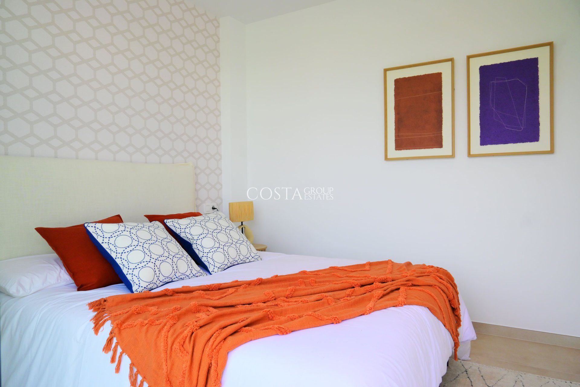 Neue Gebäude - detached -
Dolores