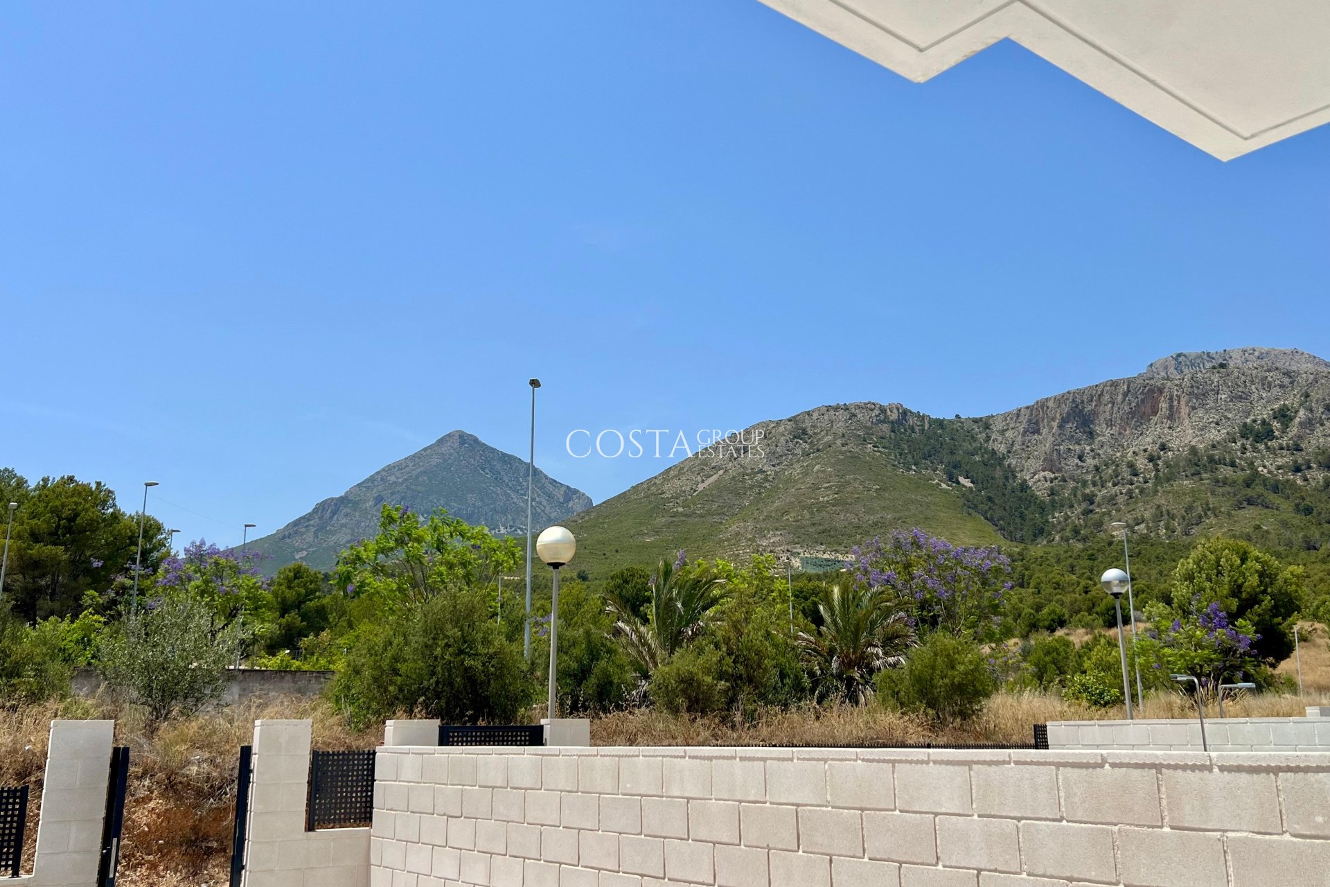 Neue Gebäude - detached -
Polop