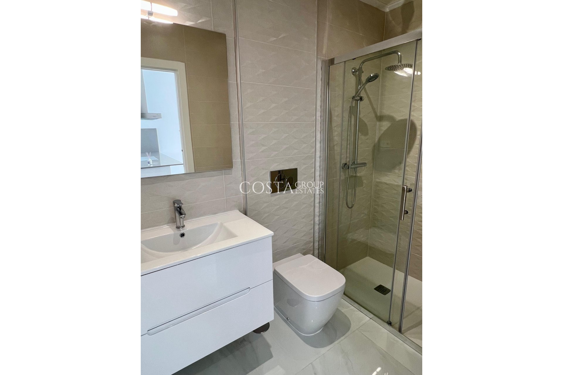 Neue Gebäude - detached -
Polop