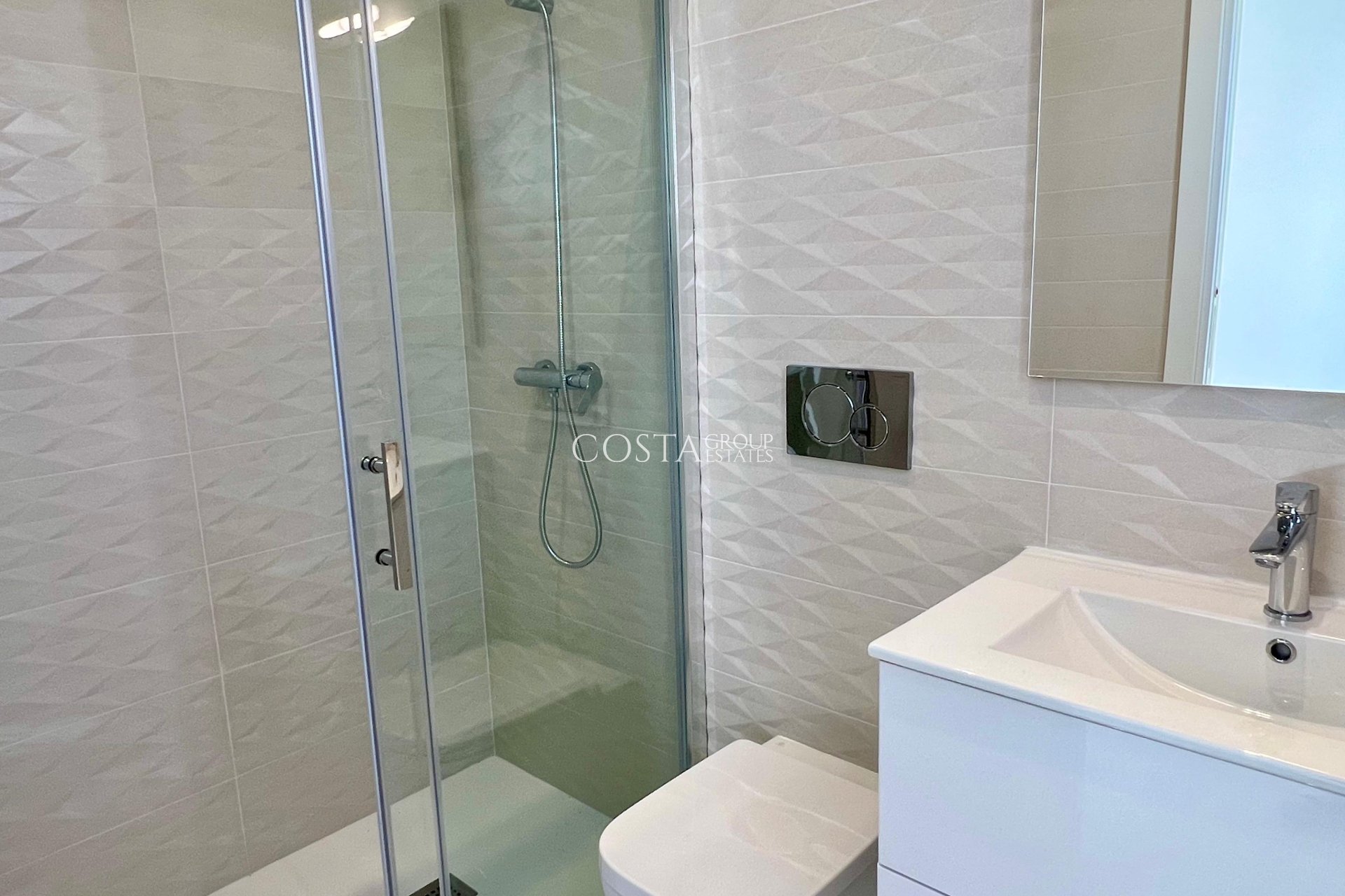 Neue Gebäude - detached -
Polop