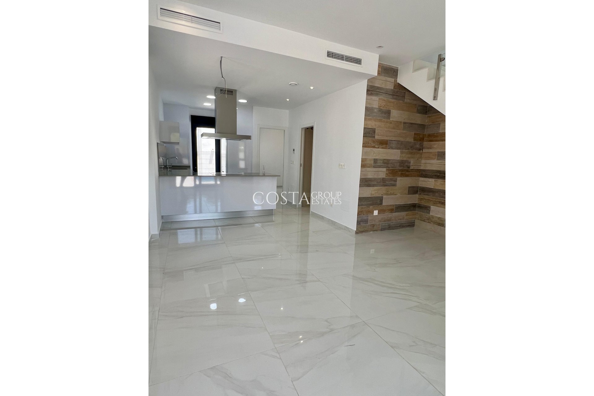 Neue Gebäude - detached -
Polop