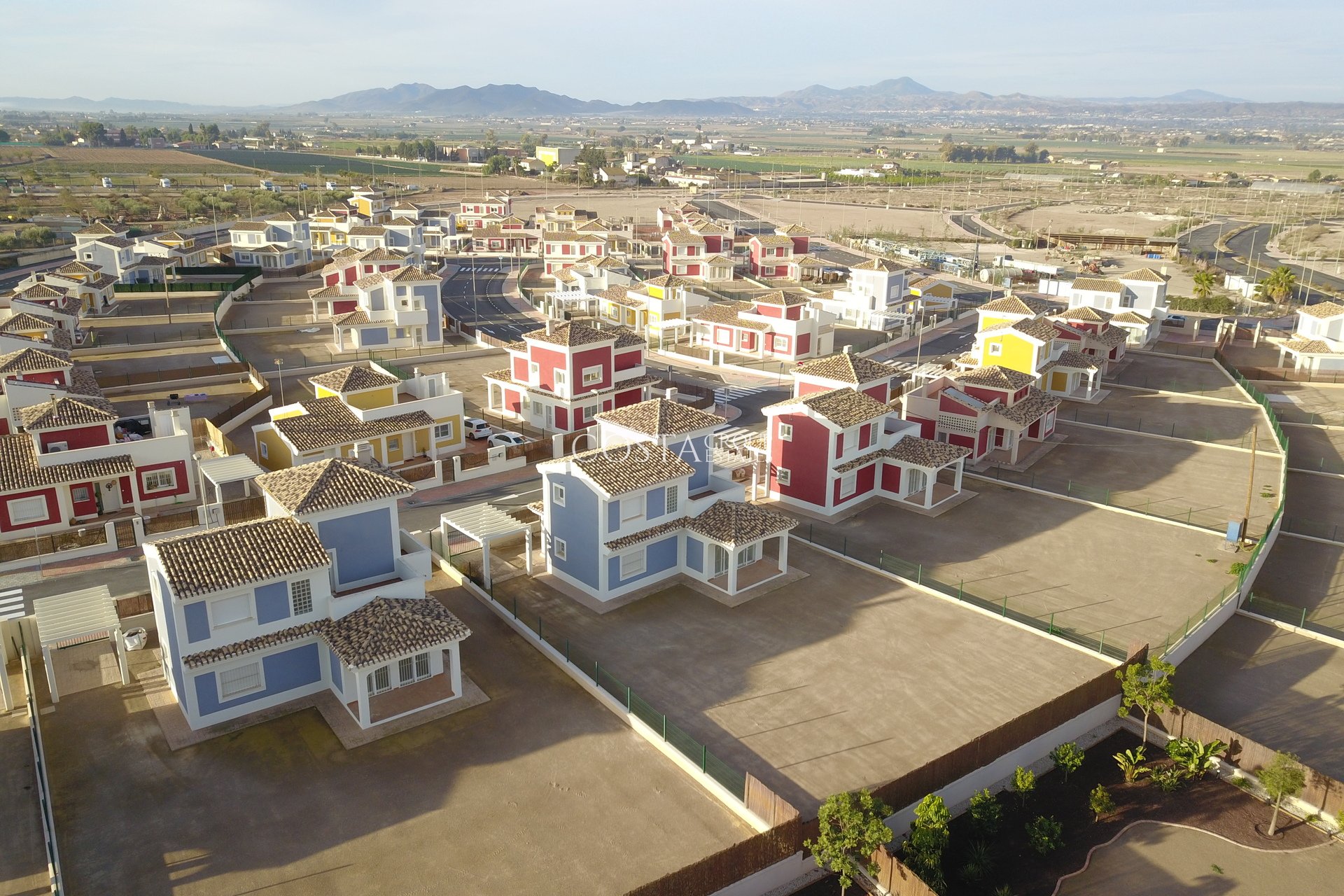 Neue Gebäude - detached -
Purias