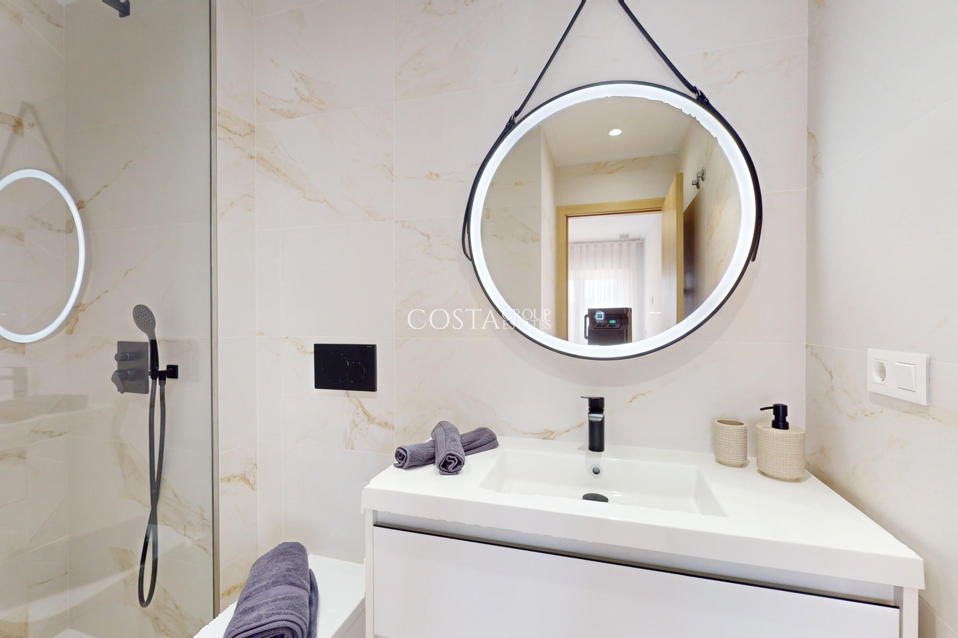 Neue Gebäude - high-bungalow -
Pilar de la Horadada