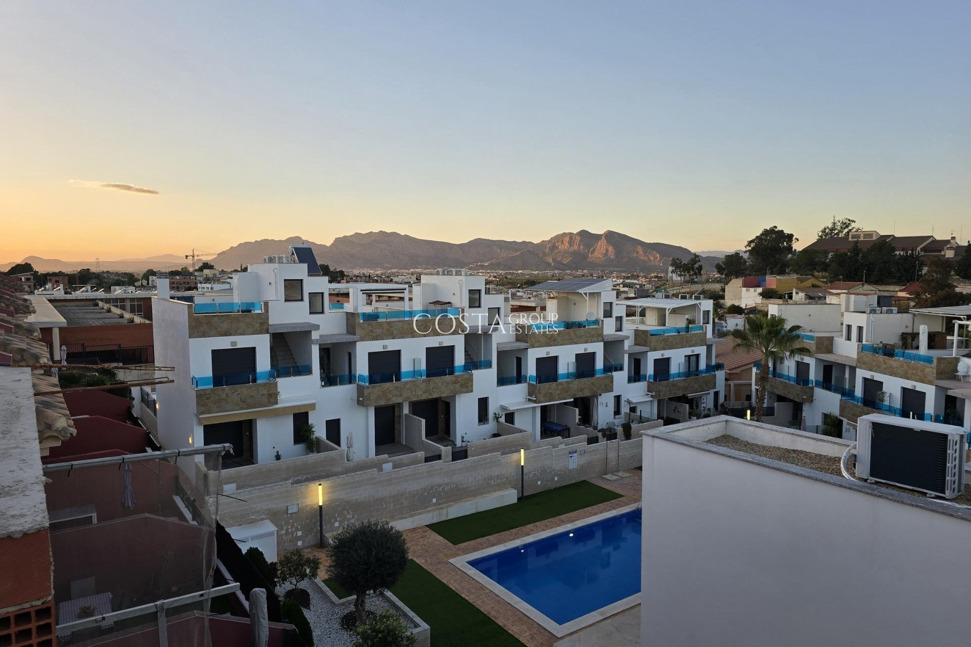 Neue Gebäude - House -
Bigastro - pueblo