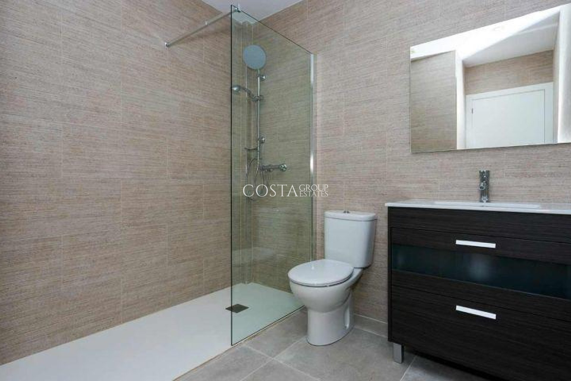 Neue Gebäude - House -
Daya Nueva