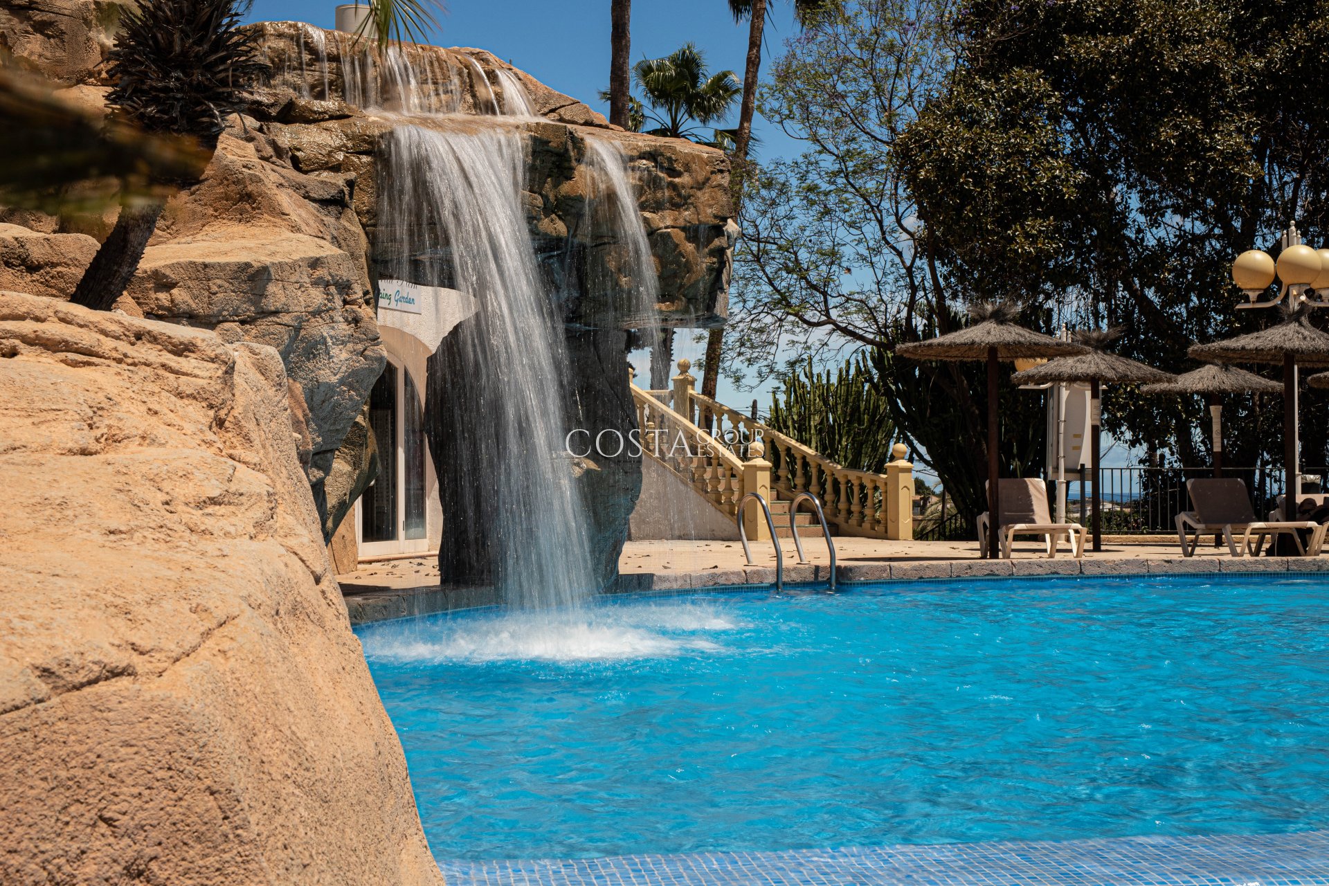 Neue Gebäude - low-bungalow -
Calpe