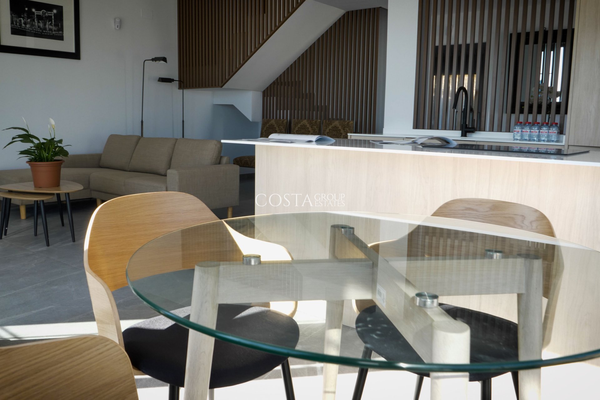 Neue Gebäude - semi-detached -
Polop